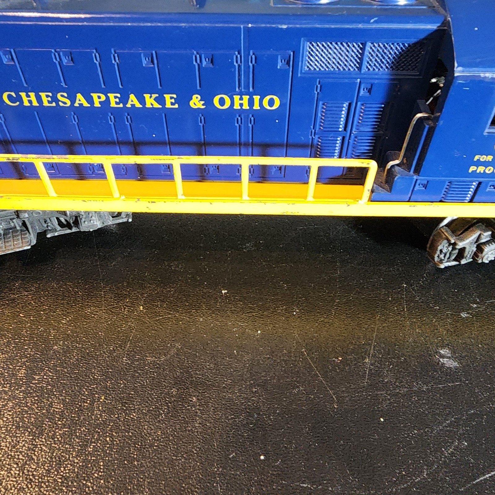 LIONEL No.2365 CHESAPEAKE & OHIO DIESEL LOCOMOTIVE Our XS113
