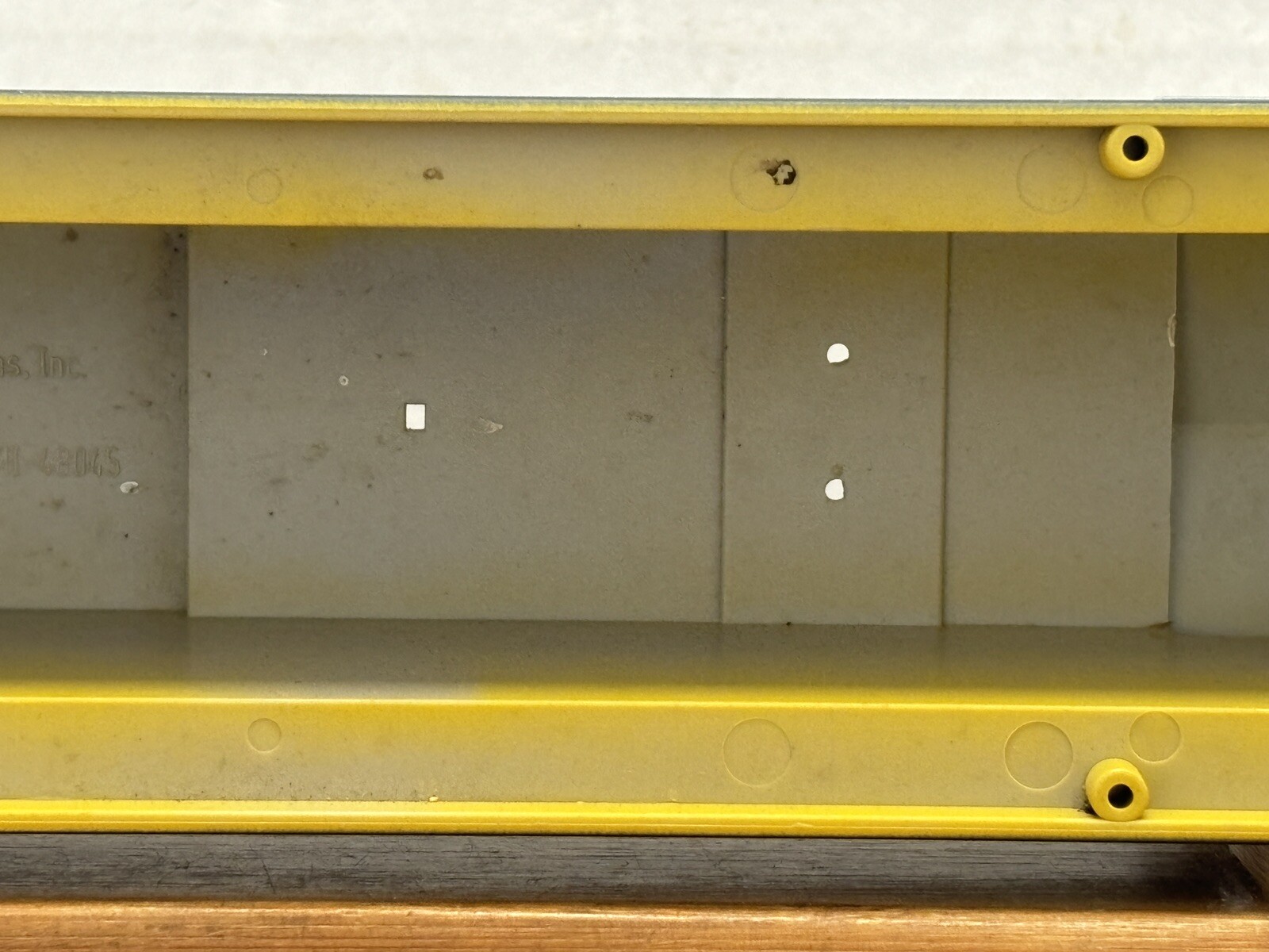 Lionel 6-18215 CSX #7643 SHELL ONLY C40-8