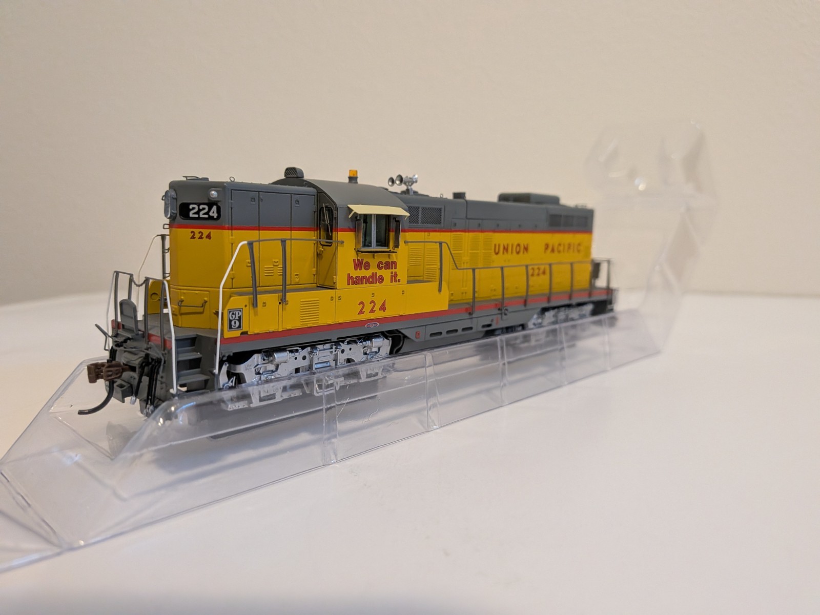 ATHG64146 Athearn Genesis UP GP9 DCC Ready + New NCE D13J Decoder (uninstalled)