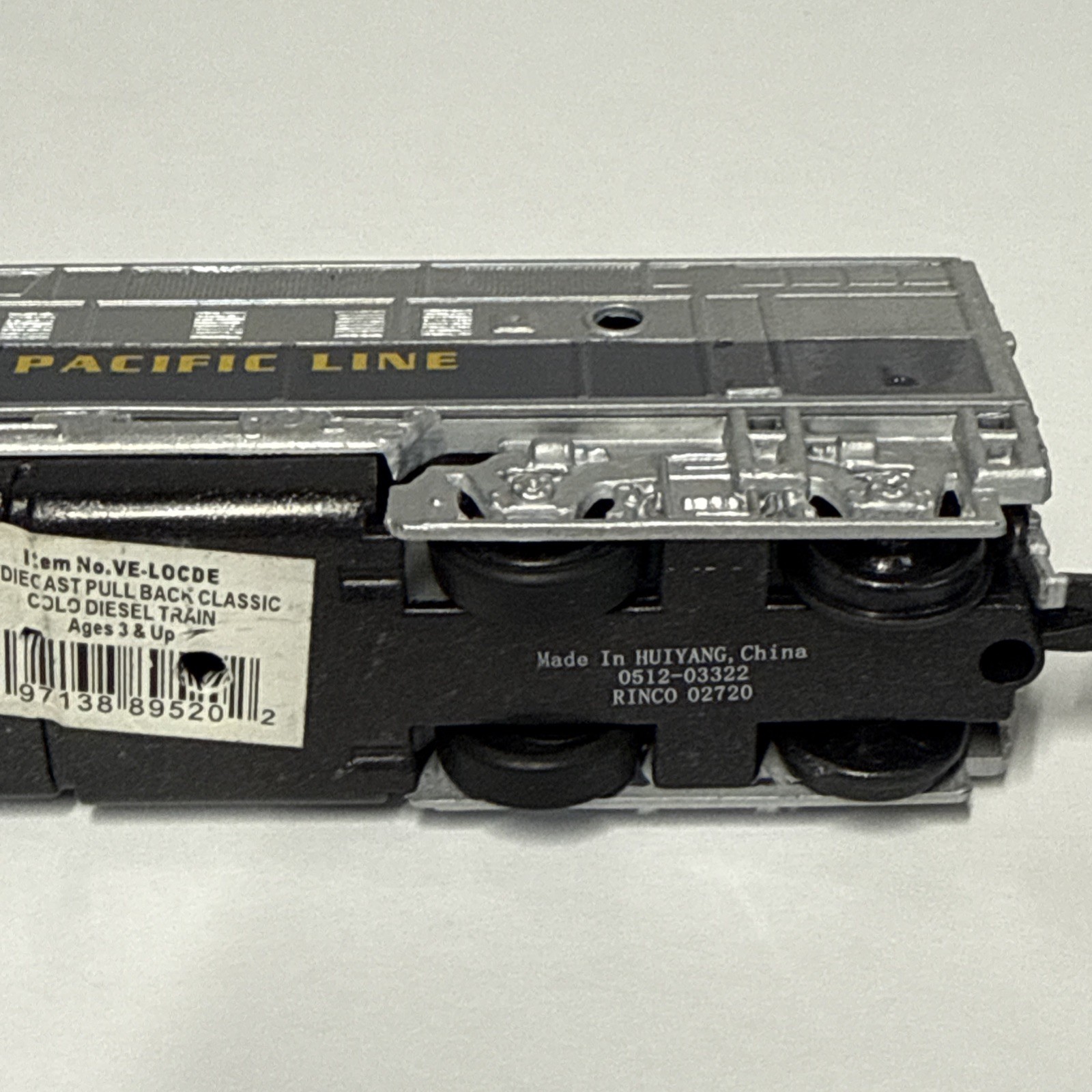 Pair Of Pull Back Plastic Diecast Train Diesel Engines Toys 6.5 Inch Length