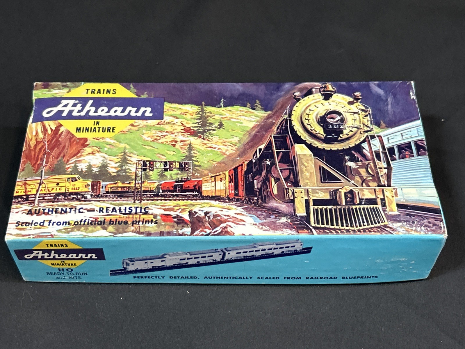 HO Scale Bachmann 61501 UP Union Pacific EMD F9A Diesel Locomotive #1468