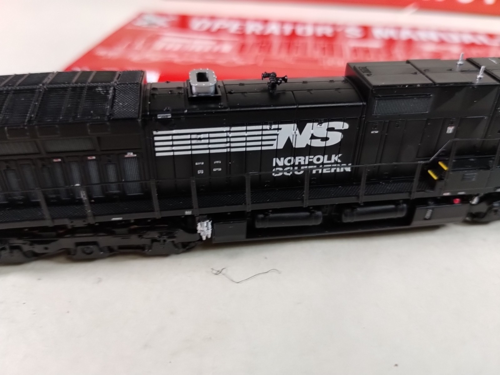 ScaleTrains Rivet Counter N Scale GE C40-9, Norfolk Southern #8840 DCC & Sound