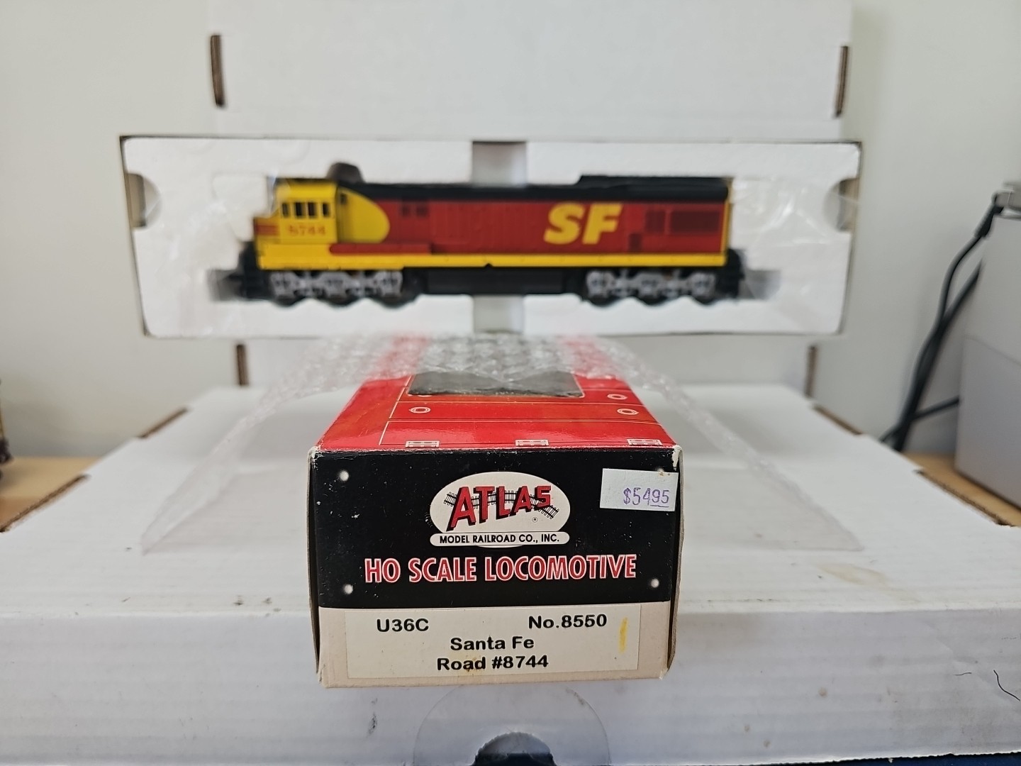 Atlas HO 8550 Santa Fe Kodachrome U36C Road #8744 ,New. DCC Ready