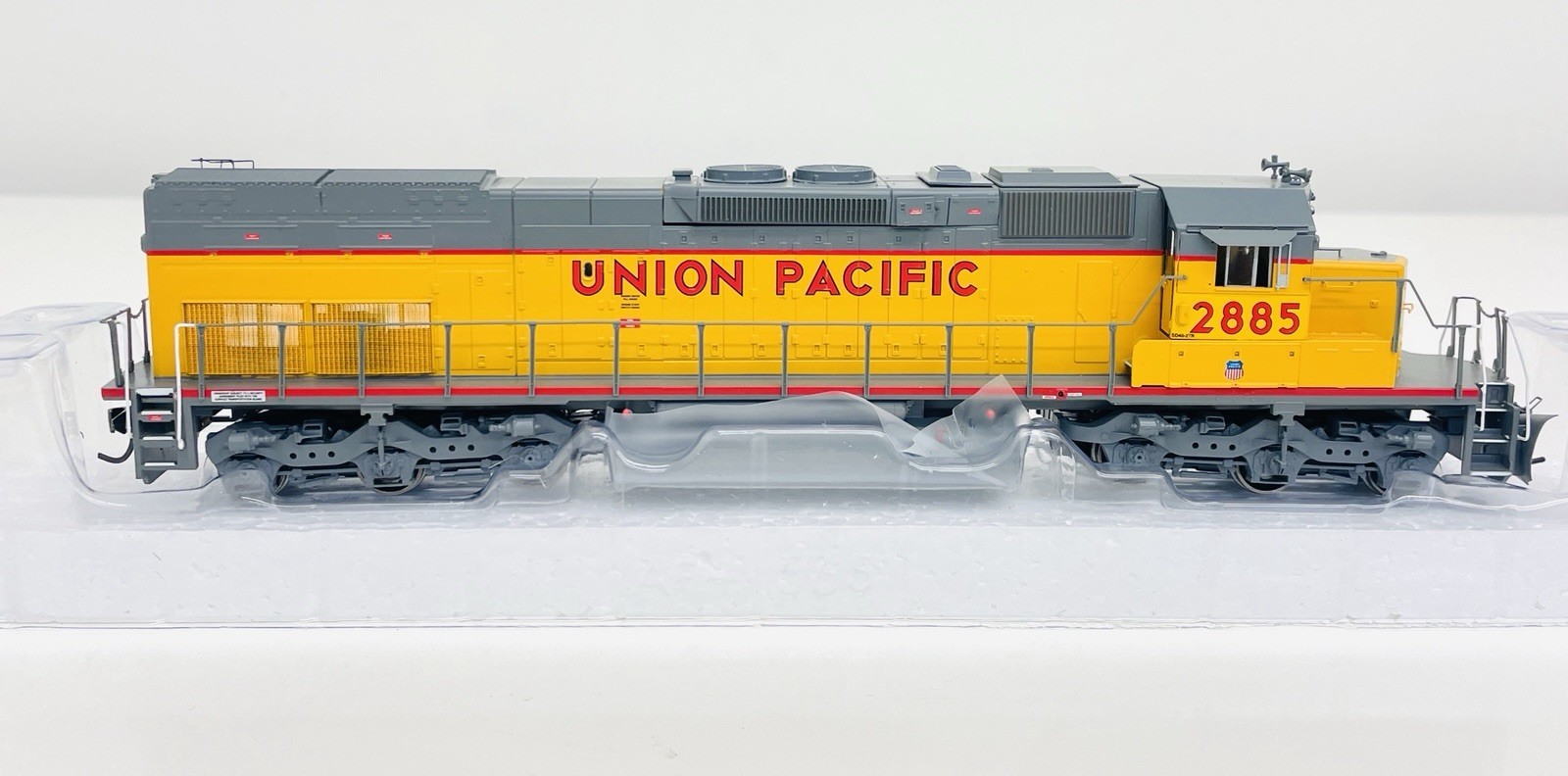 Athearn HO Union Pacific SD40T-2 Diesel w/ PTC Cabinet #2885 DCC No Sound 95138