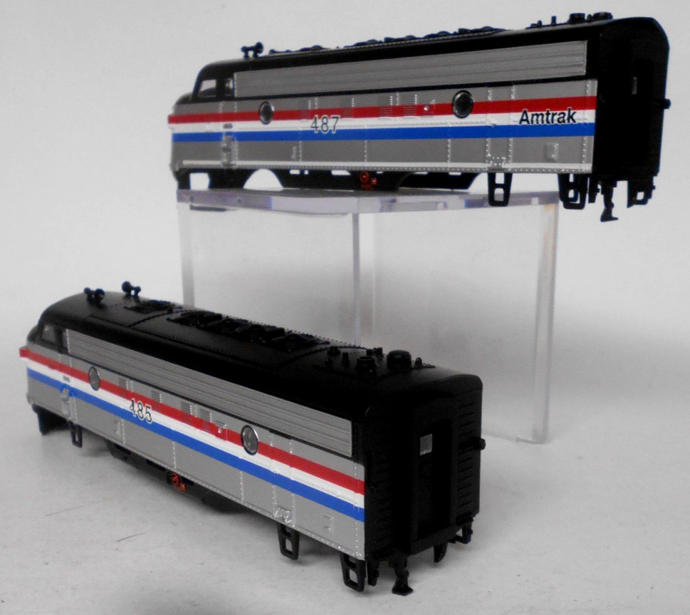ATHEARN Roundhouse HO Scale F-7-A Set 2 Shells / Glass # 485 & # 487 AMTRAK