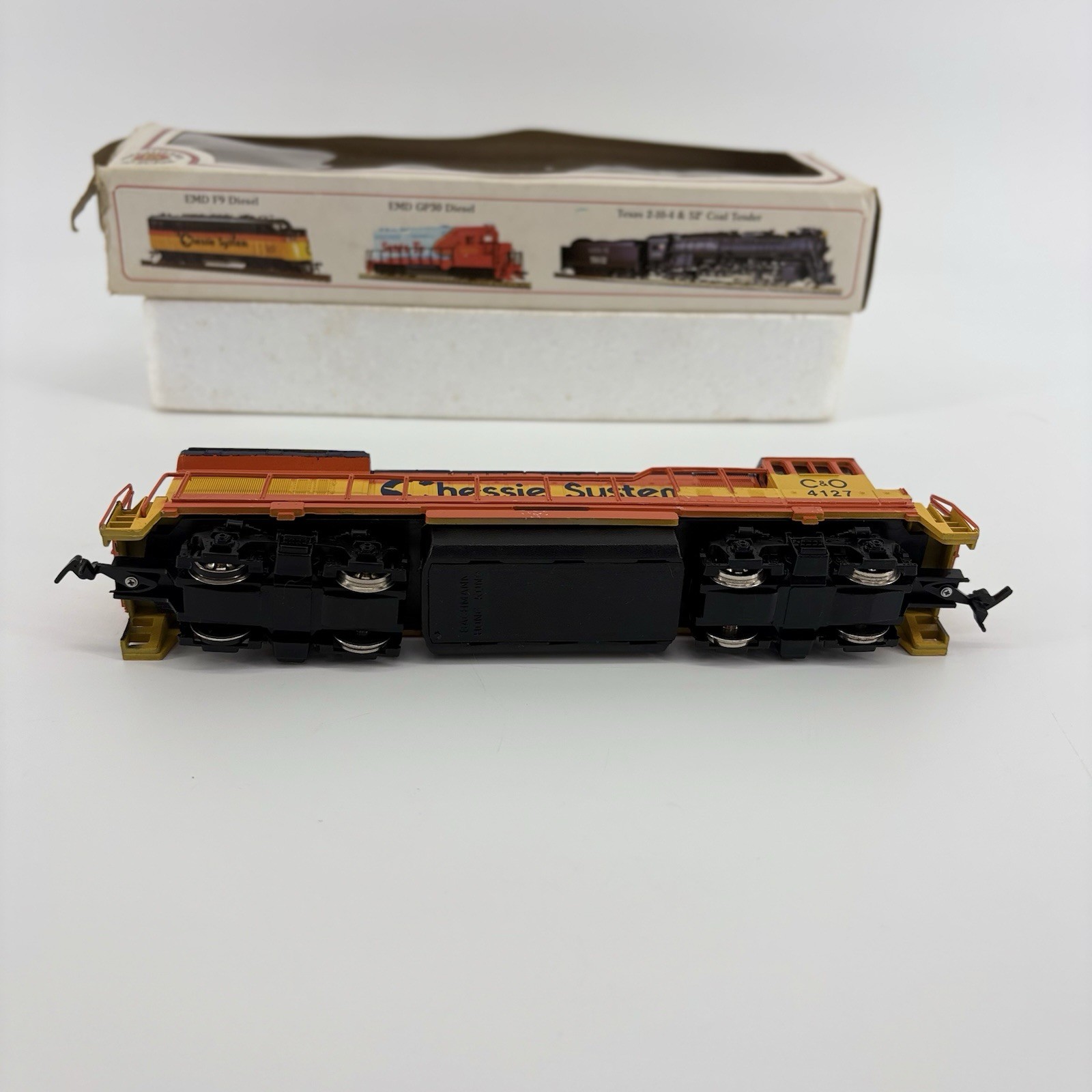 HO Scale Bachmann Chessie System C&O Diesel Locomotive #4127 New Open Box Read!!