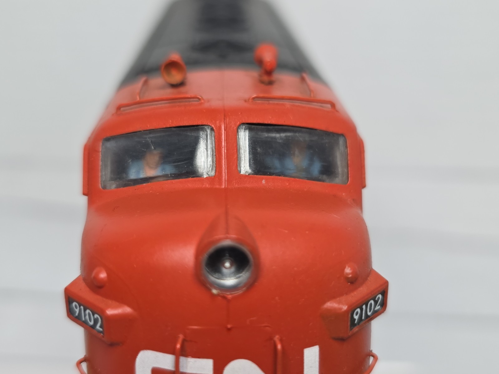 Athearn HO Scale Custom Canadian National CN 9102 F-7 A Diesel Locomotive Kadee