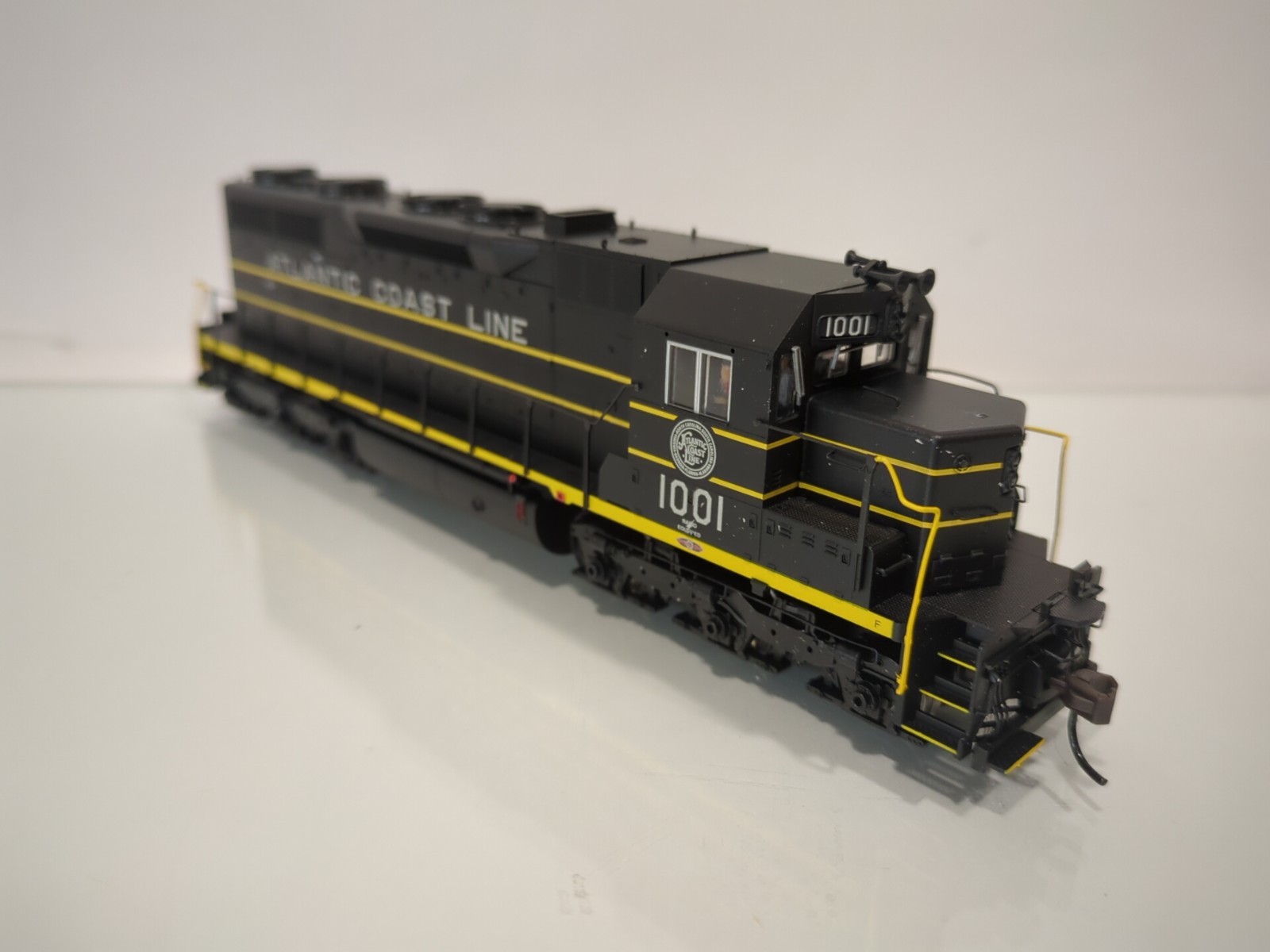 Atlas Master 9213 HO DCC Atlantic Coast Line EMD SD35 Diesel Locomotive ACL 1001