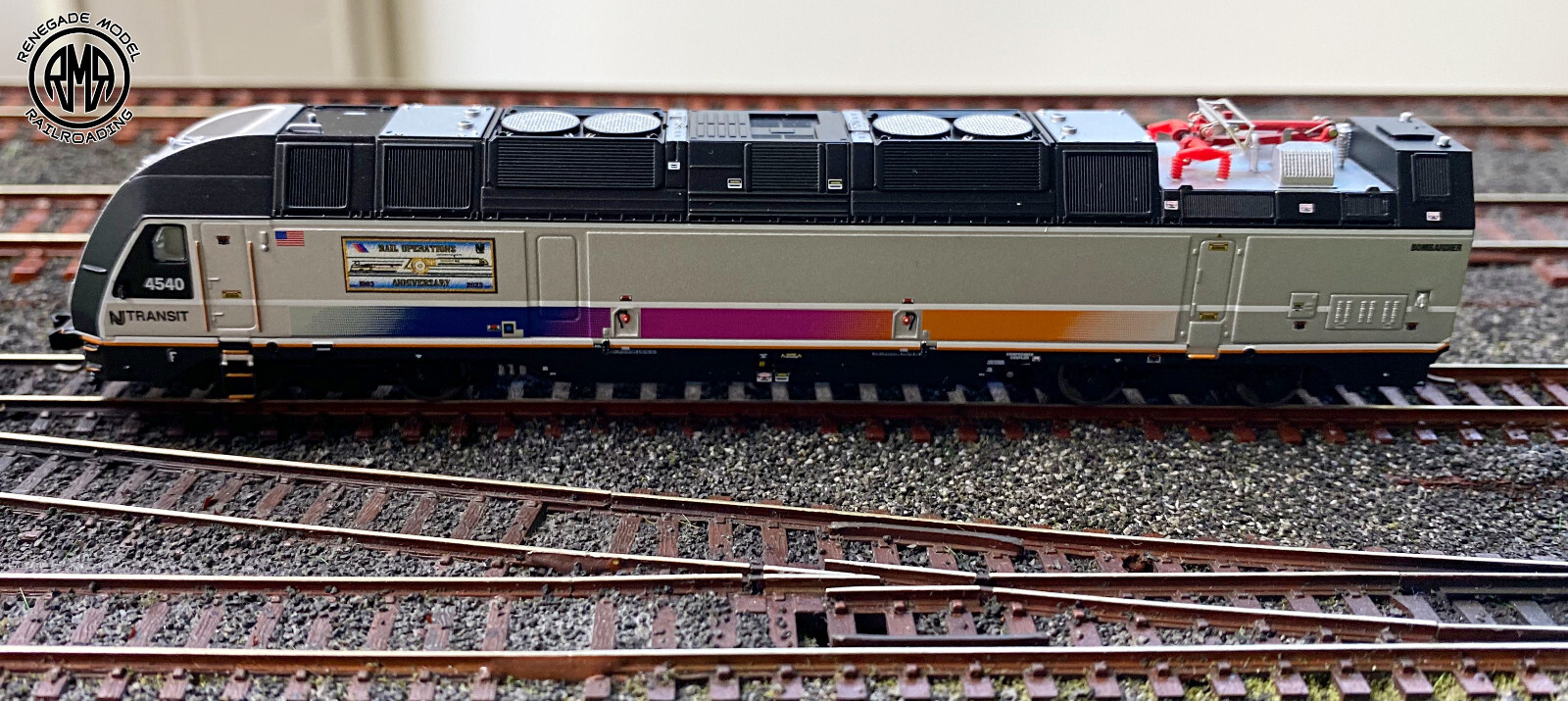Atlas 40005743 N Scale ALP-45DP #4540 NJ Transit Gold Series ESU 40th Annivesary