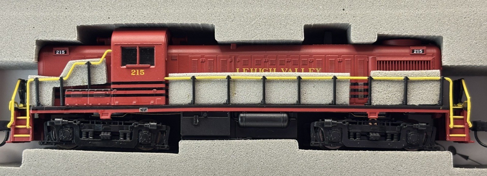 N Scale Atlas Classic 42101 Lehigh Valley RS3 Diesel Locomotive LV #215