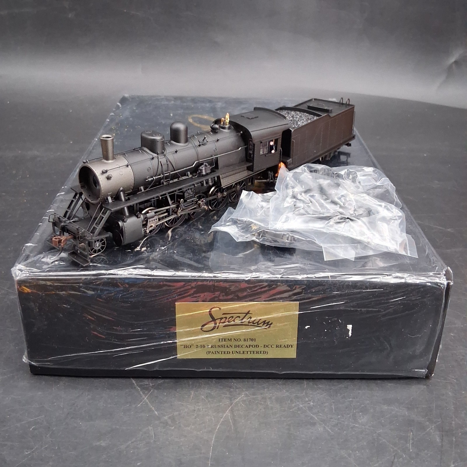 Bachmann Spectrum #81701 2-10-0 Russian Decapod Painted Unlettered DCC Ready