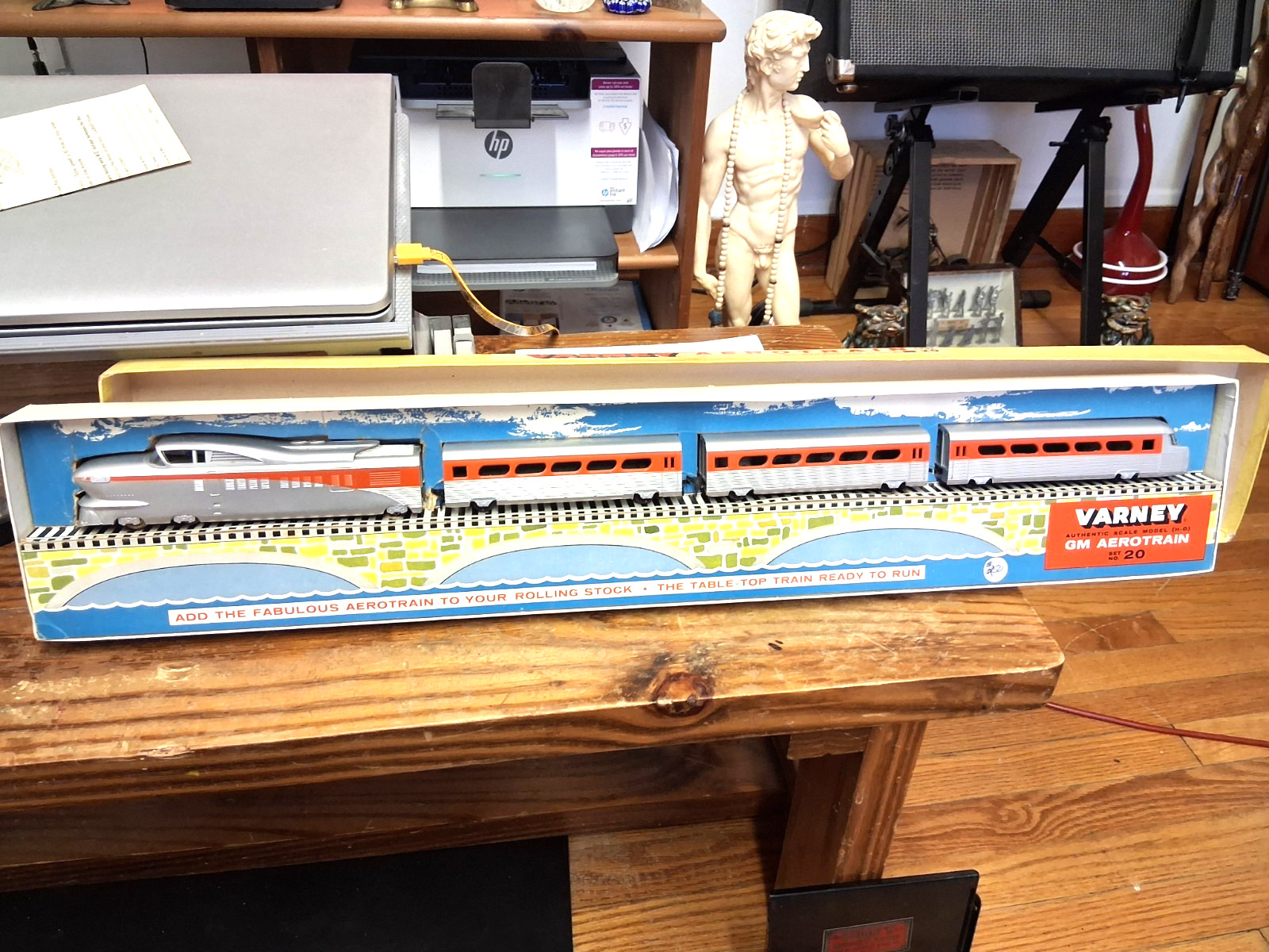 VARNEY HO * AEROTRAIN * 1957 ENGINE & 3-CARS IN ORIGINAL DISPLAY BOX MEGA RARE!