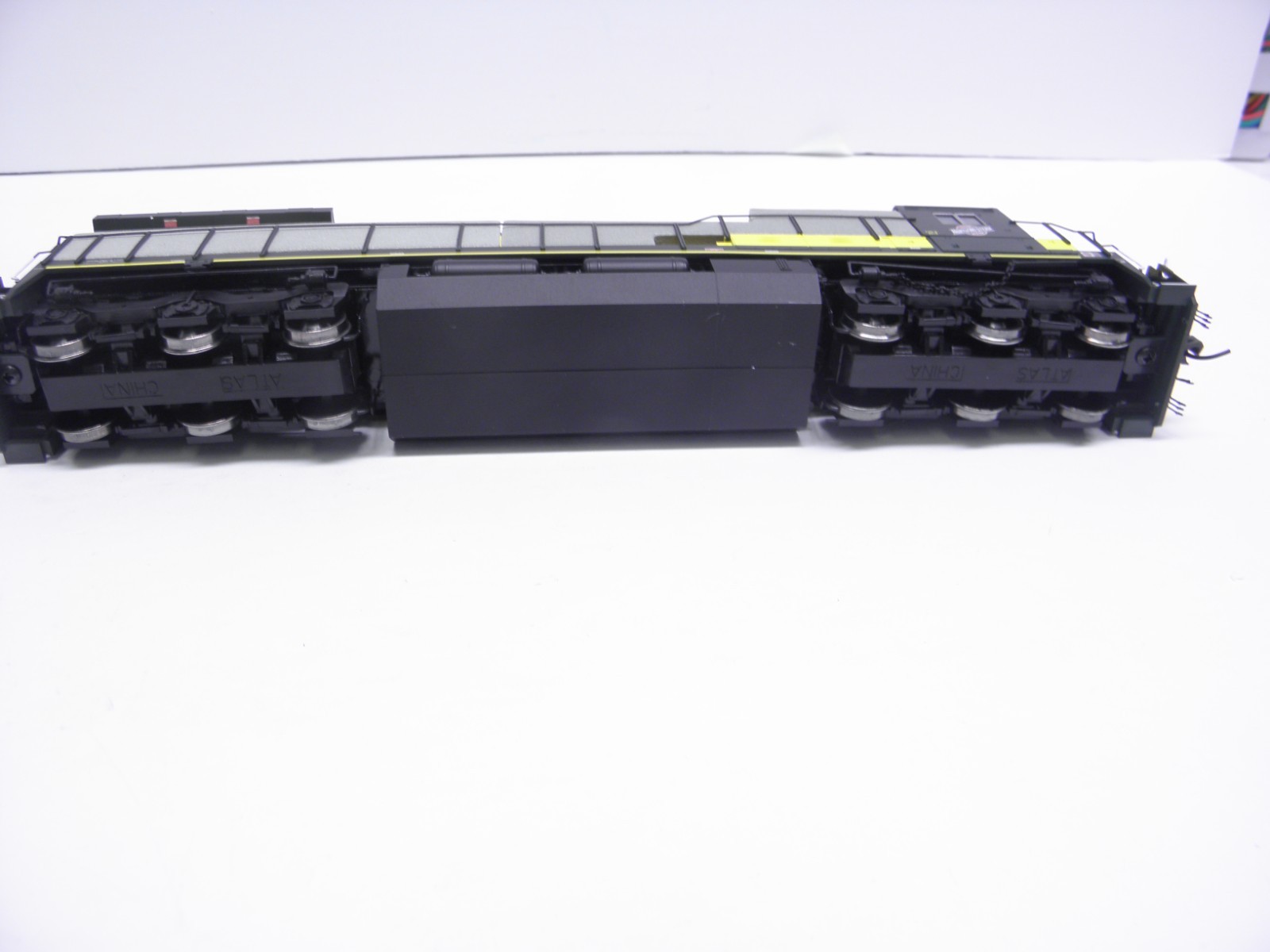 ATLAS -DASH 8-40C LOCOMOTIVE C&NW LINE #8515 – HO SCALE CHECKED & RUNS DCC – NEW