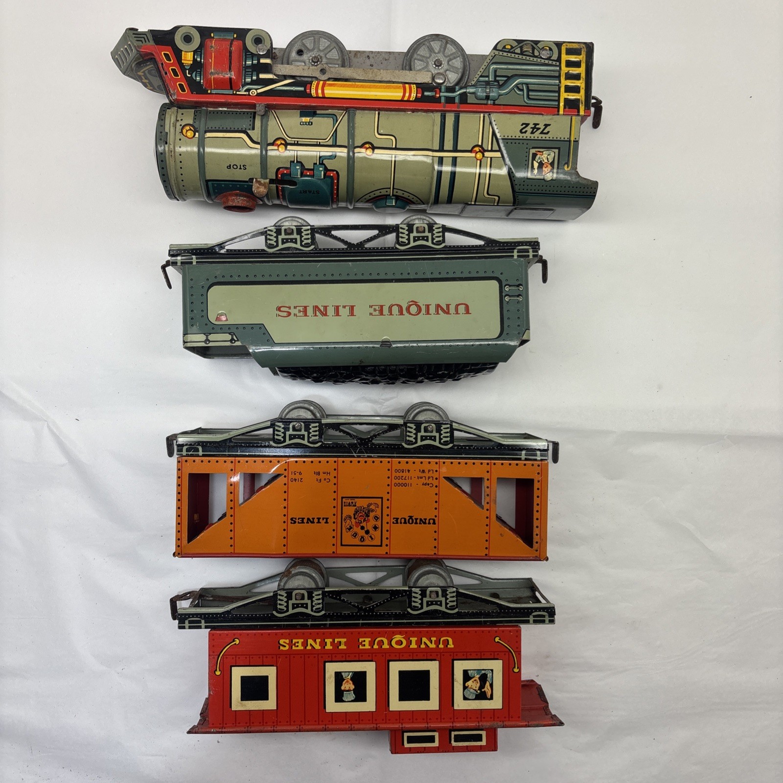 Unique Art/Lines #742 Clockwork Locomotive Set