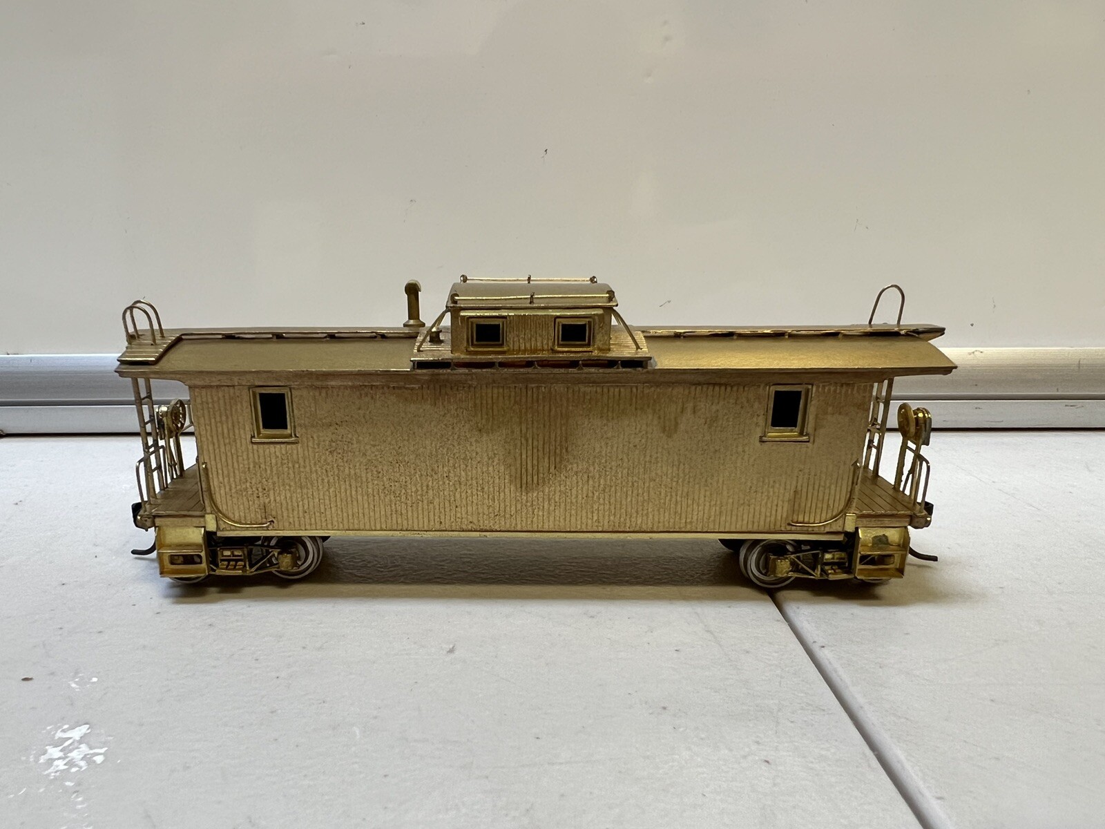 HO Scale NJ Custom New Haven Wood Caboose NE-4 RS-670 *ROB