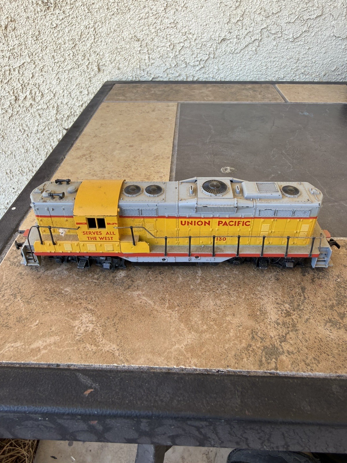 🚂 Vintage Athearn HO Scale Union Pacific EMD GP9 Diesel Locomotive! 🚂 Works!