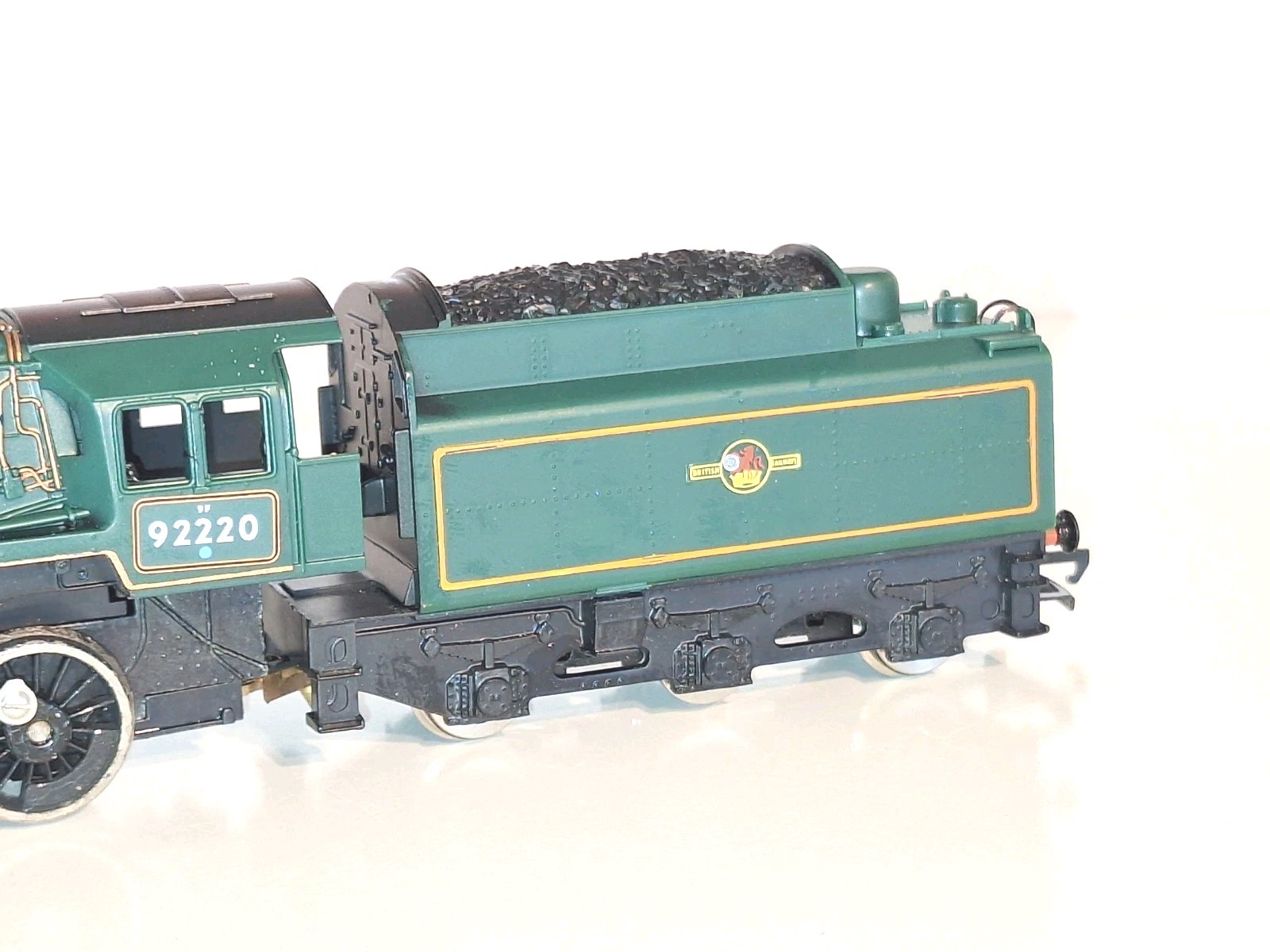 Hornby R065 BR 9F Evening Star #92220.New Old Stock. Wheel Delamination.Boxed.OO