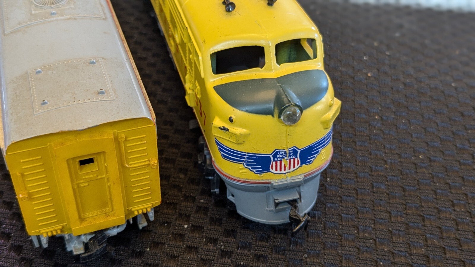Mantua HO F-7 A&B DUMMY Locomotive Pair UP #537/1468 B