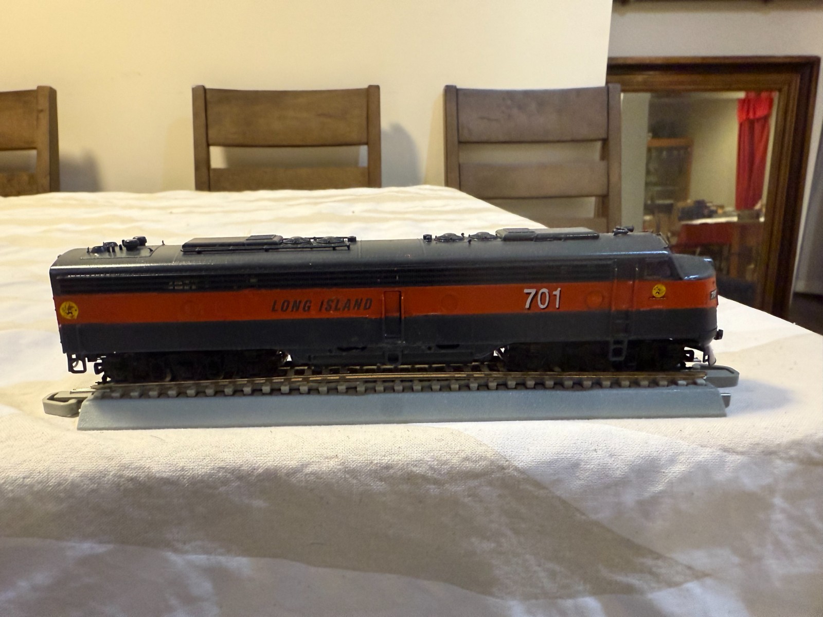 LifeLike Proto 2000 LONG ISLAND RAILROAD HO Scale Custom Painted E8 FANTASY UNIT
