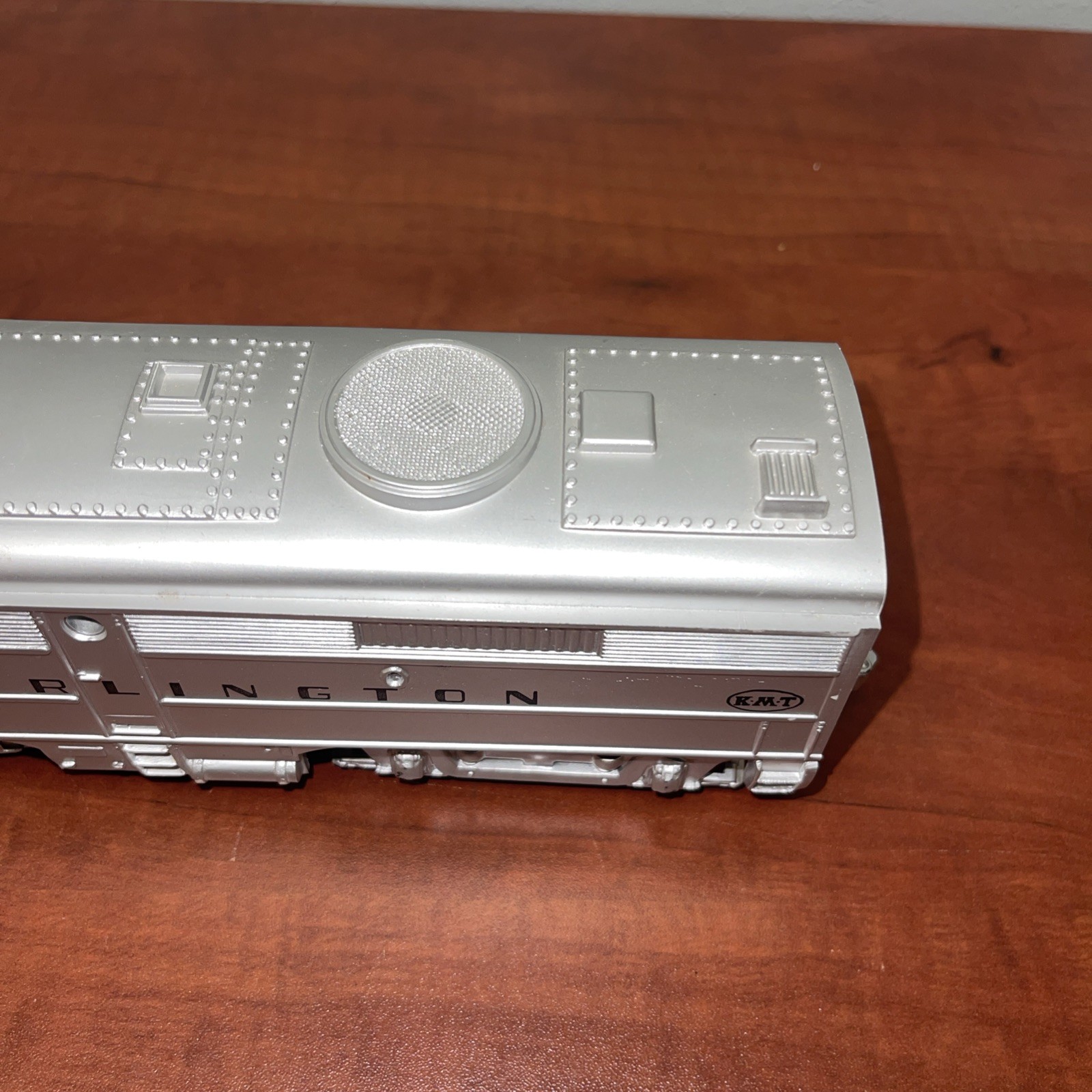 KMT Kusan Auburn Train 2716 ALCO DIESEL LOCOMOTIVE BURLINGTON SHELL No Motor