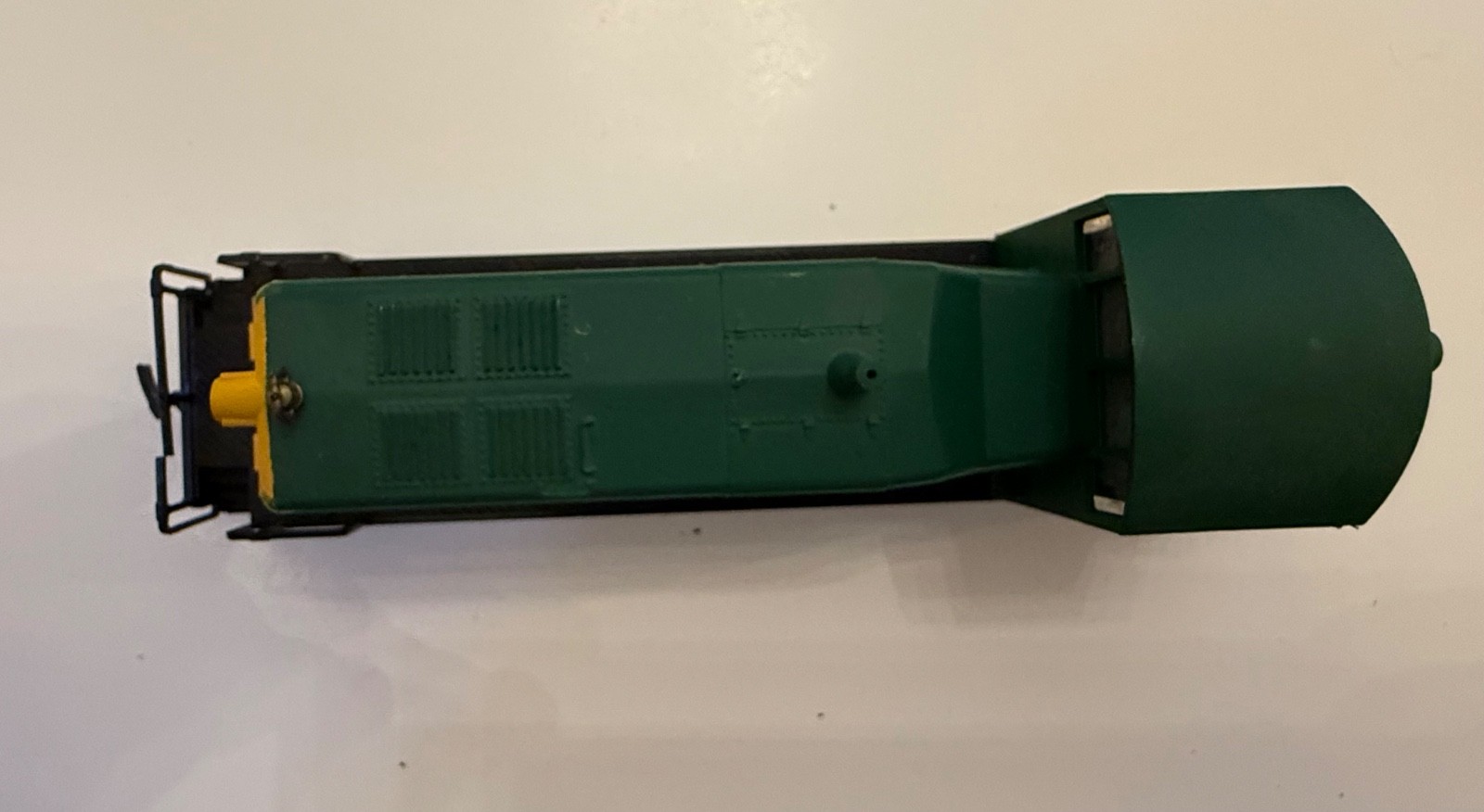 AHM Ho Scale EMD SW-1 CNW 5014B Green And Yellow Diesel Switcher