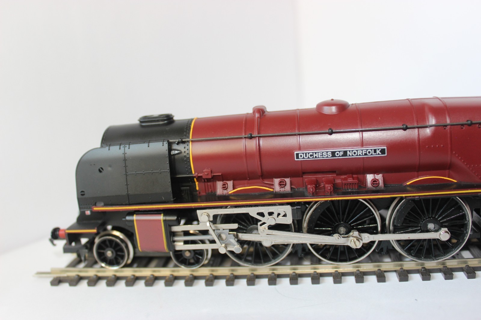 Hornby R134 Steam Loco 4-6-2 “Duchess of Norfolk” 00 Gauge – Boxed
