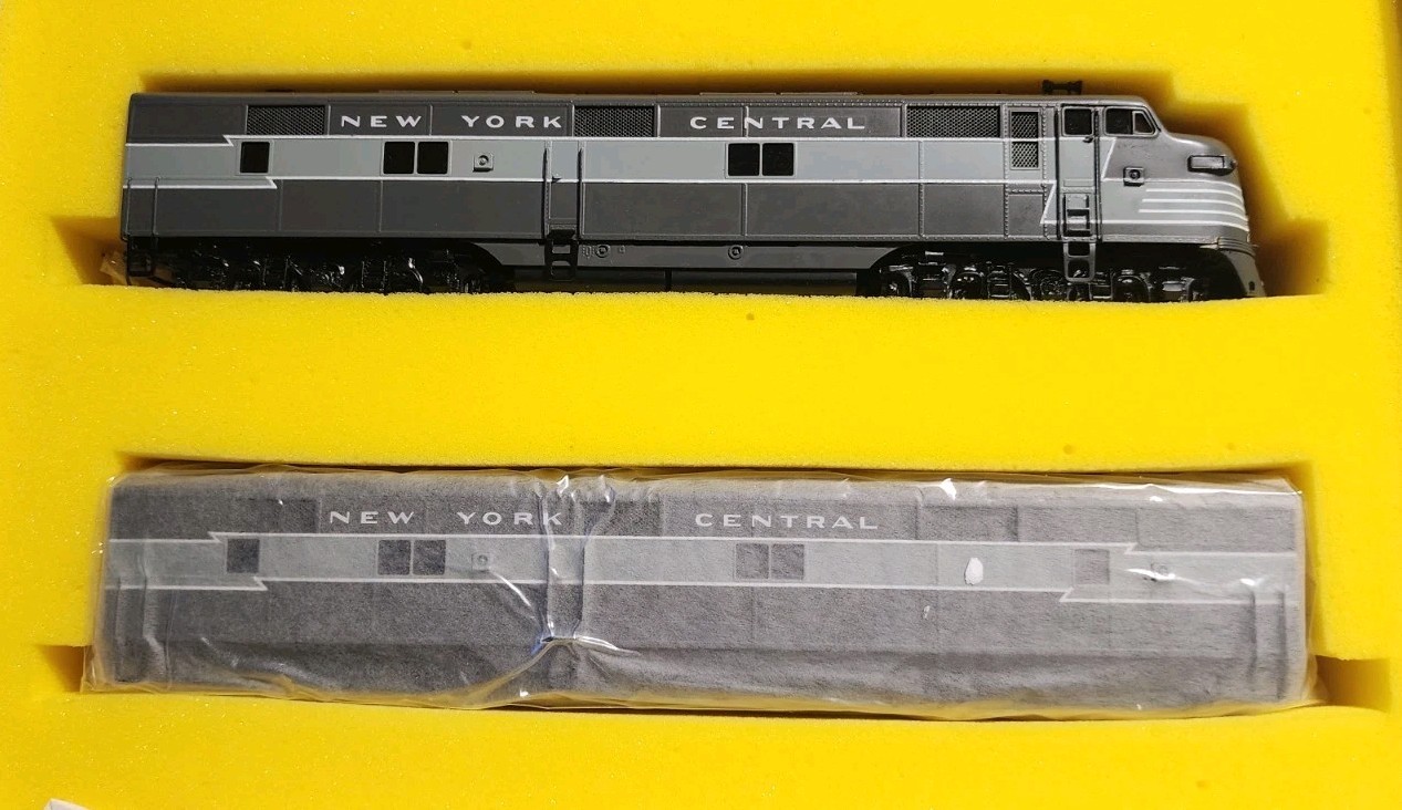 Oriental Limited HO Scale Brass EMD E7A + E7B 2000HP Diesel Set NYC