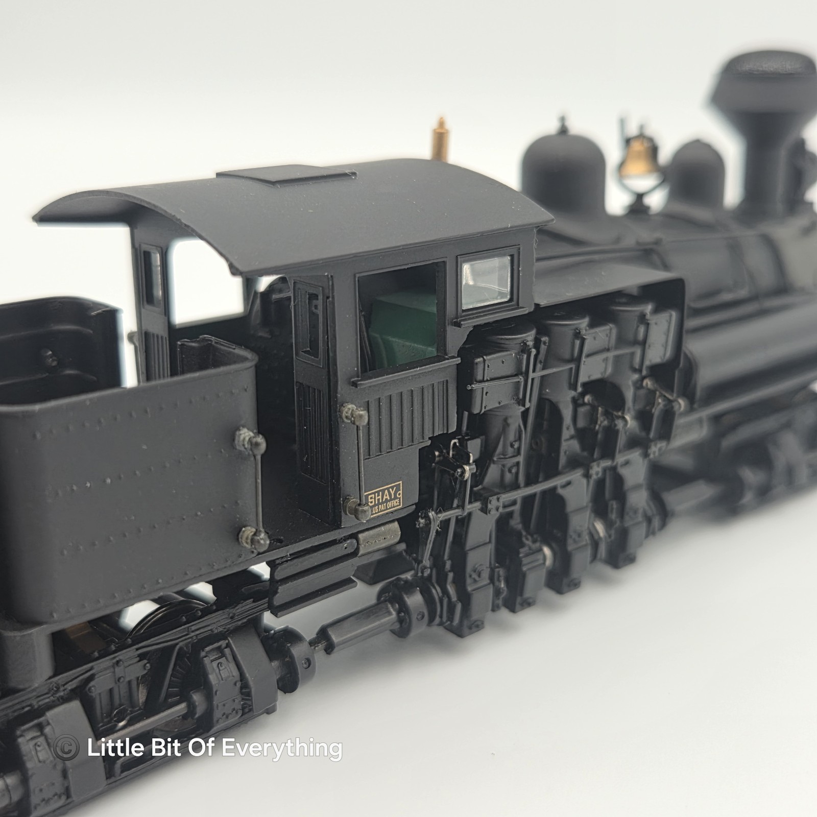 Bachmann Spectrum 80-Ton Three Truck Shay Locomotive Unlettered (Wood Cab) 81901