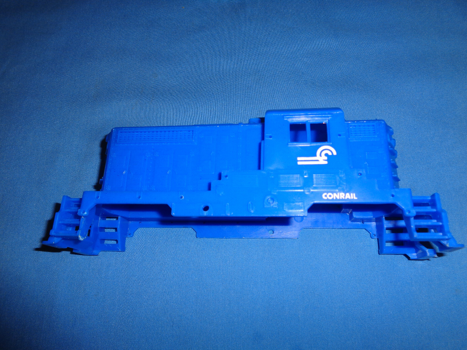 Kusan by Williams or RMT Conrail Beep Locomotive Shell.