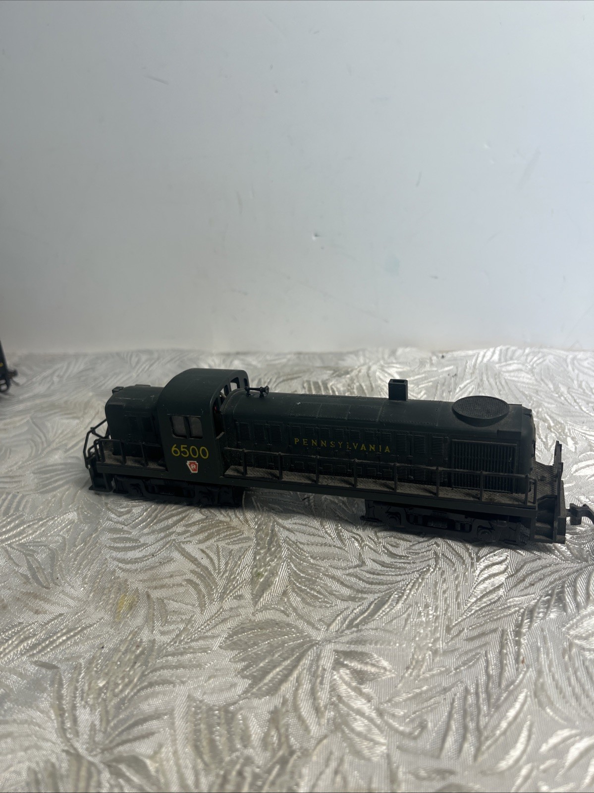 AHM HO Scale Pennsylvania RS-2 #6500 Diesel Locomotive PRR Green Not Tested