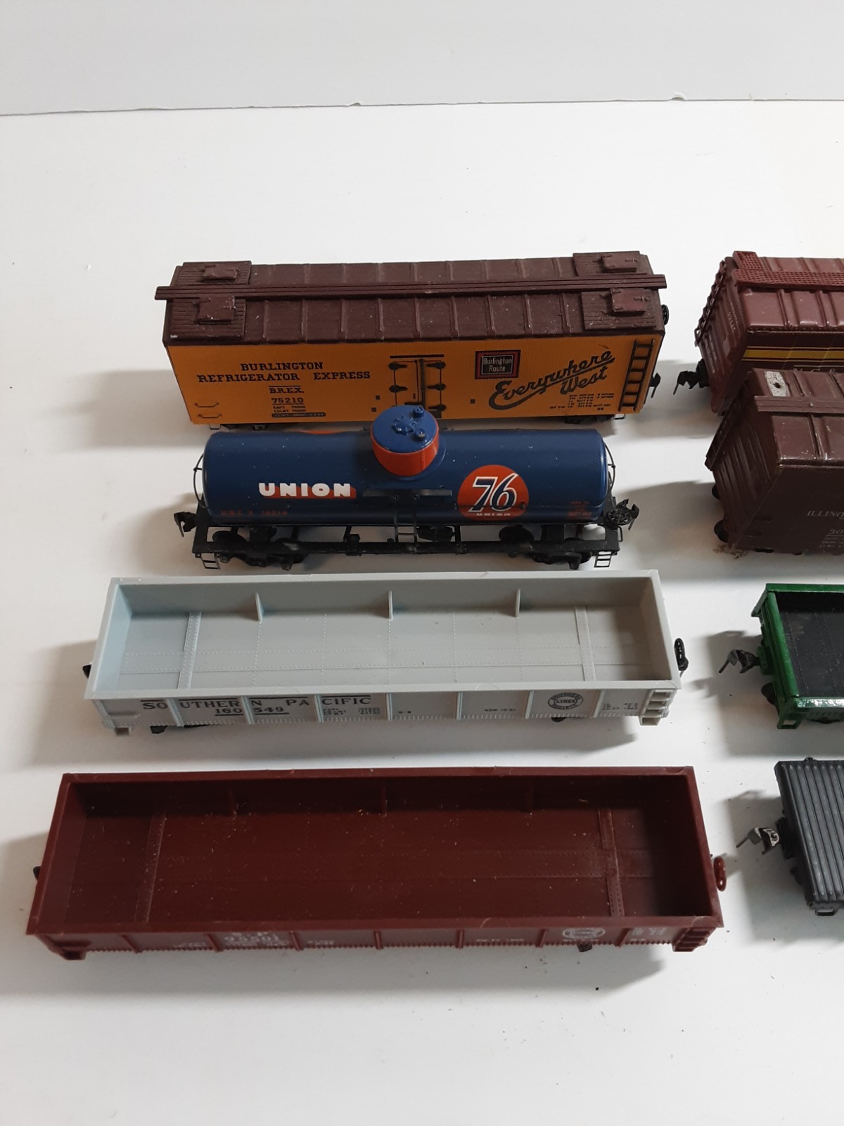 Vtg Lot Of 8 Box Cars, Tanker Cars, Flat Cars, Gondola See Description (4)