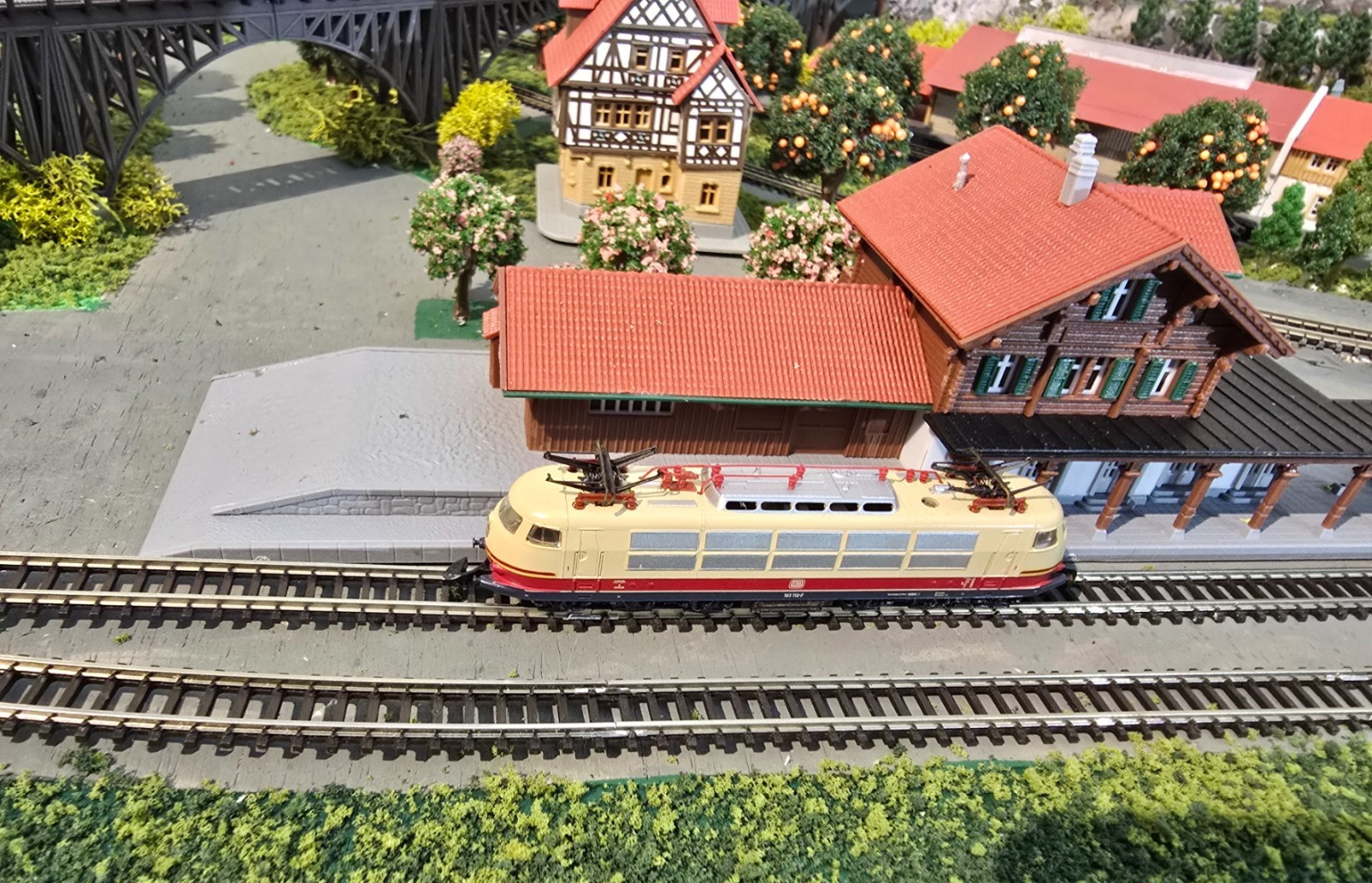 Marklin Z Scale #8854 DB Class 103 Express Electric Locomotive LN/Box