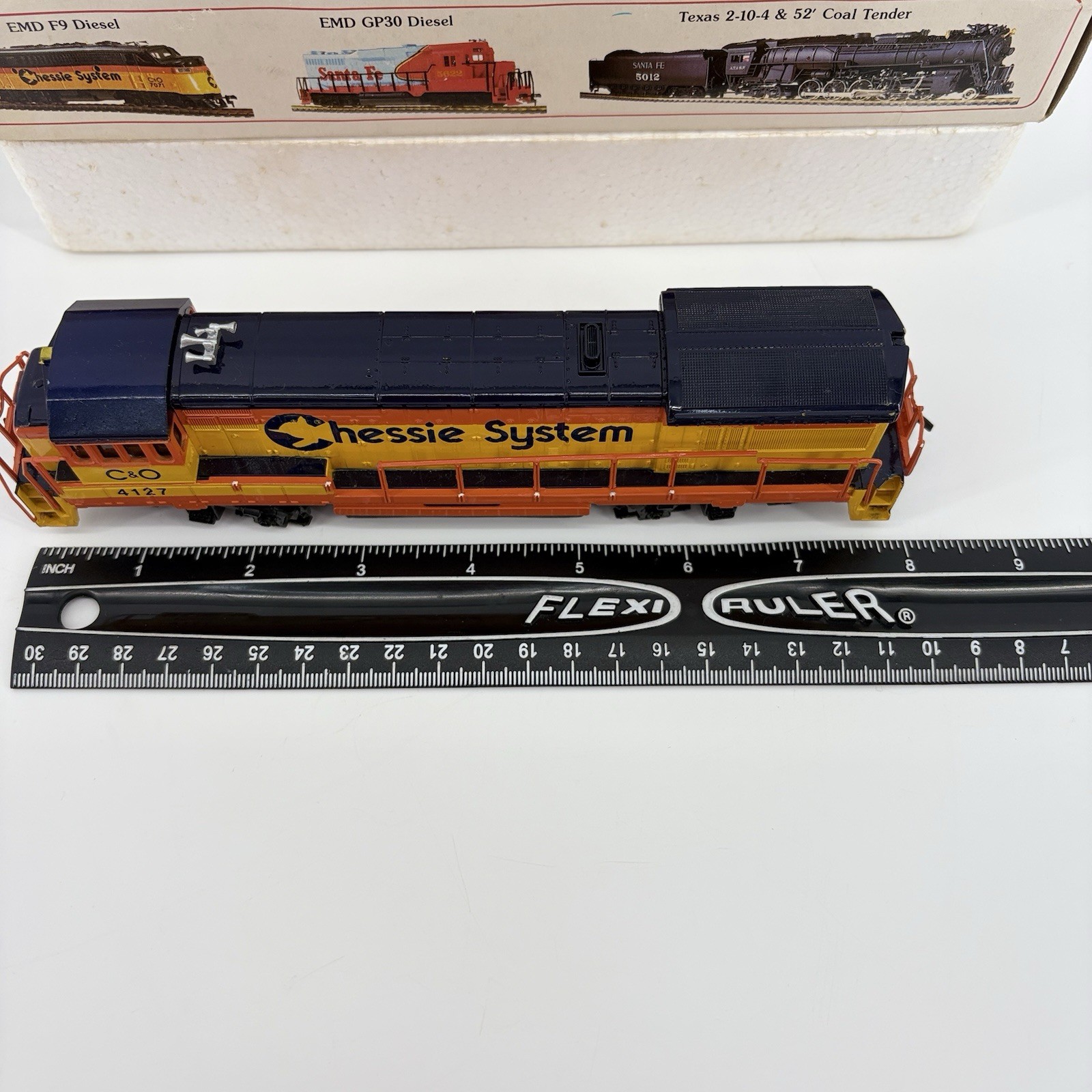 HO Scale Bachmann Chessie System C&O Diesel Locomotive #4127 New Open Box Read!!