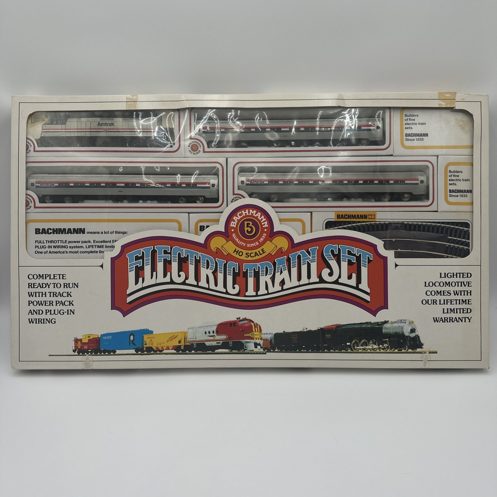 Bachmann EMD F40PH Amtrak Diesel & 3 x 85′ Lighted Fleet Coach Passenger cars