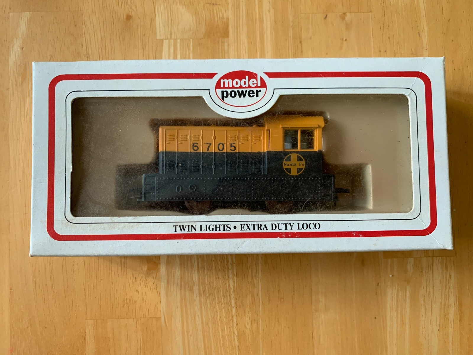 HO Model Power 6705 ATSF Santa Fe Porter Hustler Diesel Switcher #6705