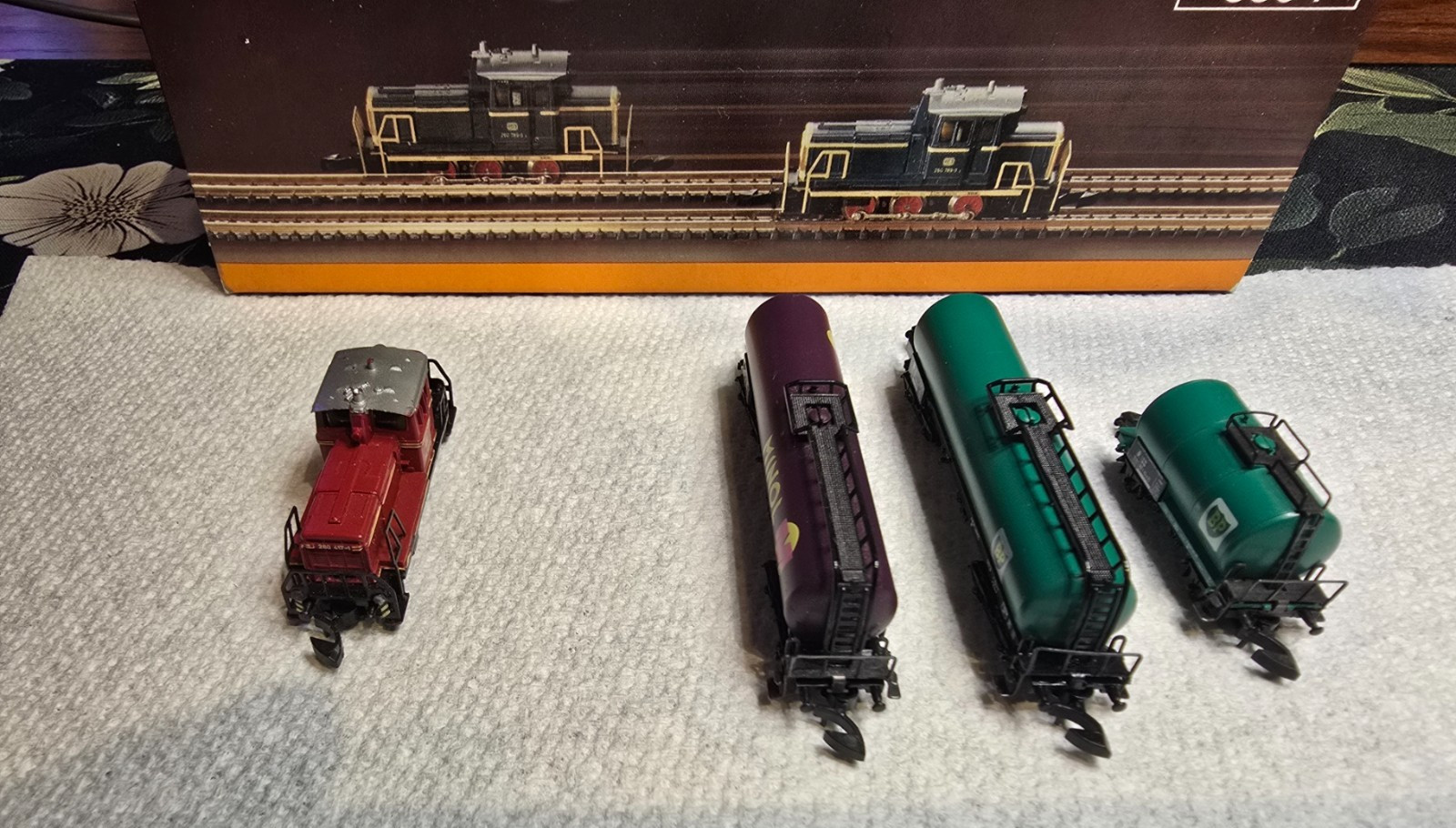 Z Scale Marklin Mini-Club # 8804 Diesel Switcher Locomotive Train Set, EX/Box