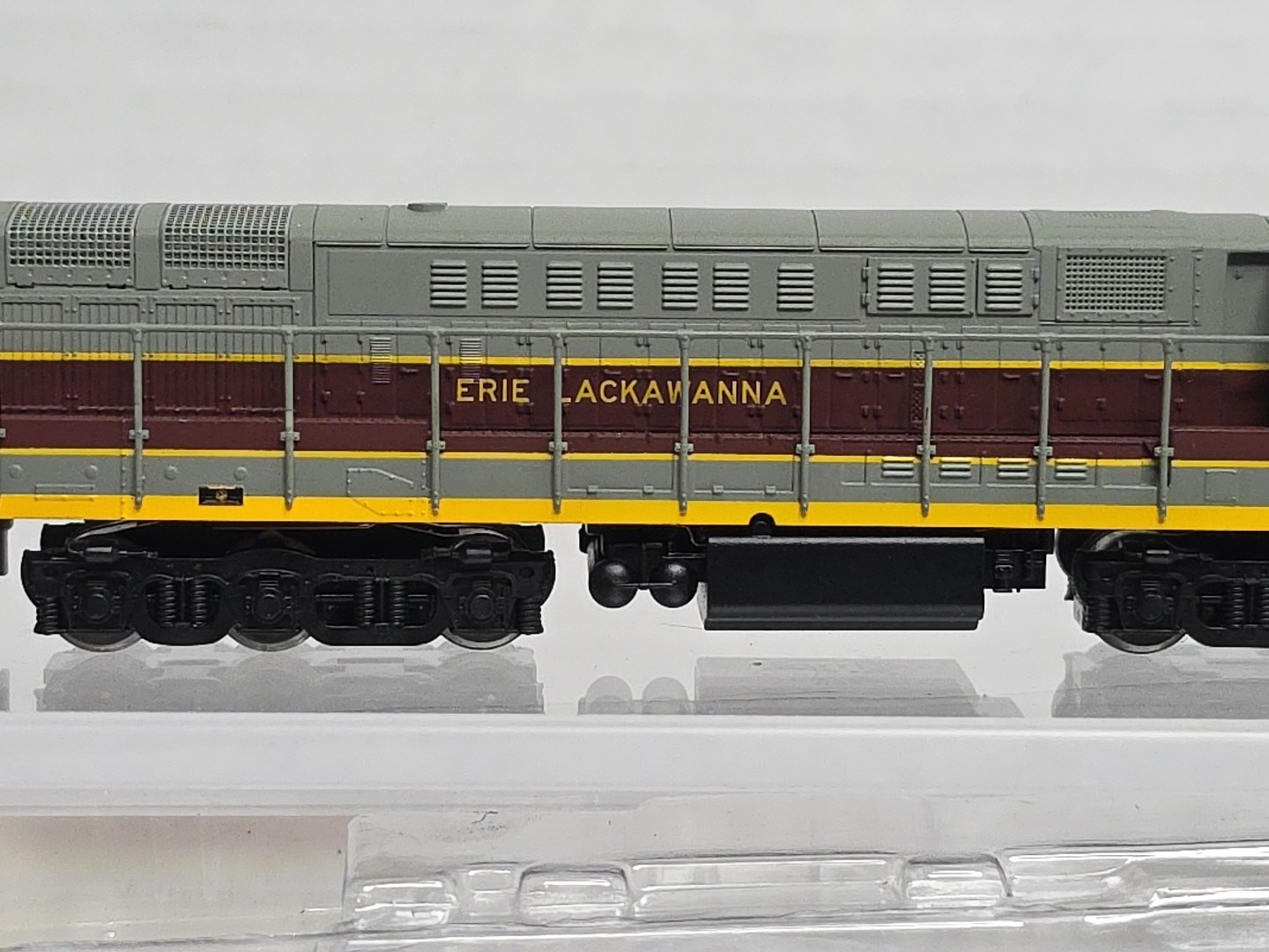 N Scale Atlas 49600 DCC Erie Lackawanna 1853 H24-66 FM Trainmaster Diesel Loco