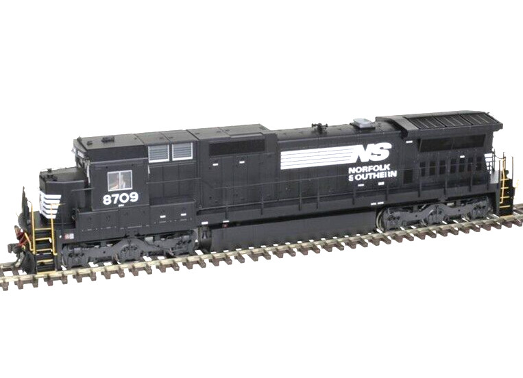 Atlas HO Scale ~ Norfolk Southern ~ Dash 8-40C #8709 ~ Master DC ~ 10004188