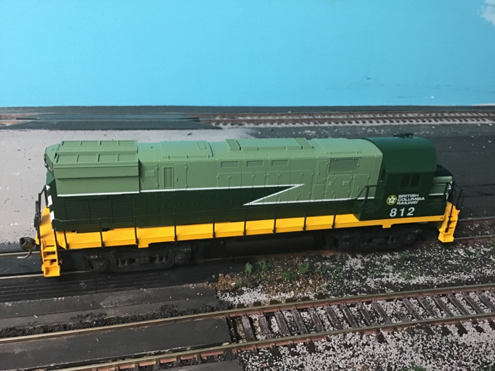 Atlas HO scale Diesel Locomotive British Columbia Railway C425 #8041 Road #812