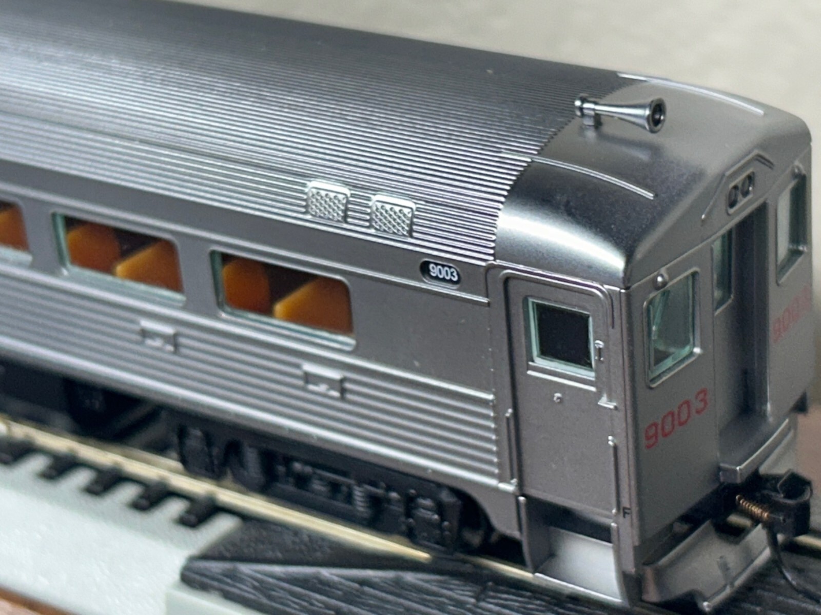 BUDD RDC3 RAIL DIESEL LOCO- ROCK ISLAND – DC / DCC Ready ” PLATED ” HO Scale NEW