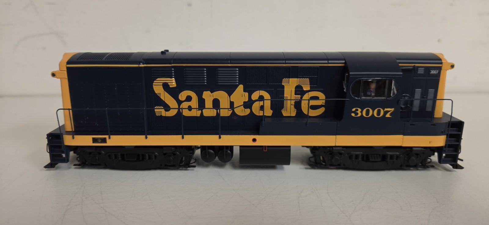Atlas Master Series 9554 FM H16-44 Santa Fe #3007 W/DCC/DC/LED