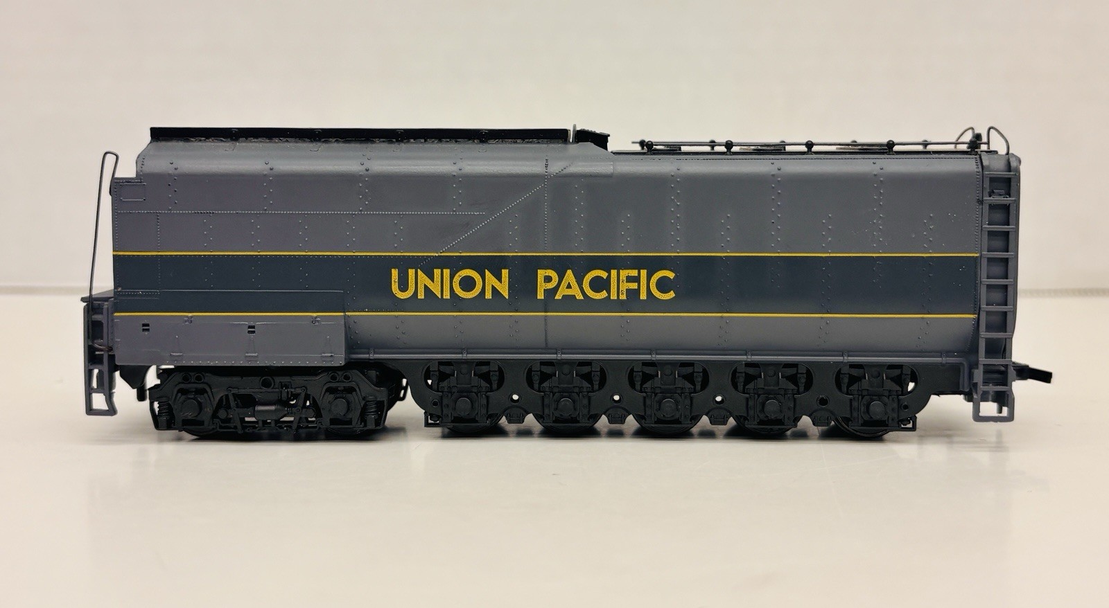 Rivarossi HO Union Pacific 4-6-6-4 Challenger Steam Locomotive 1592 Runs