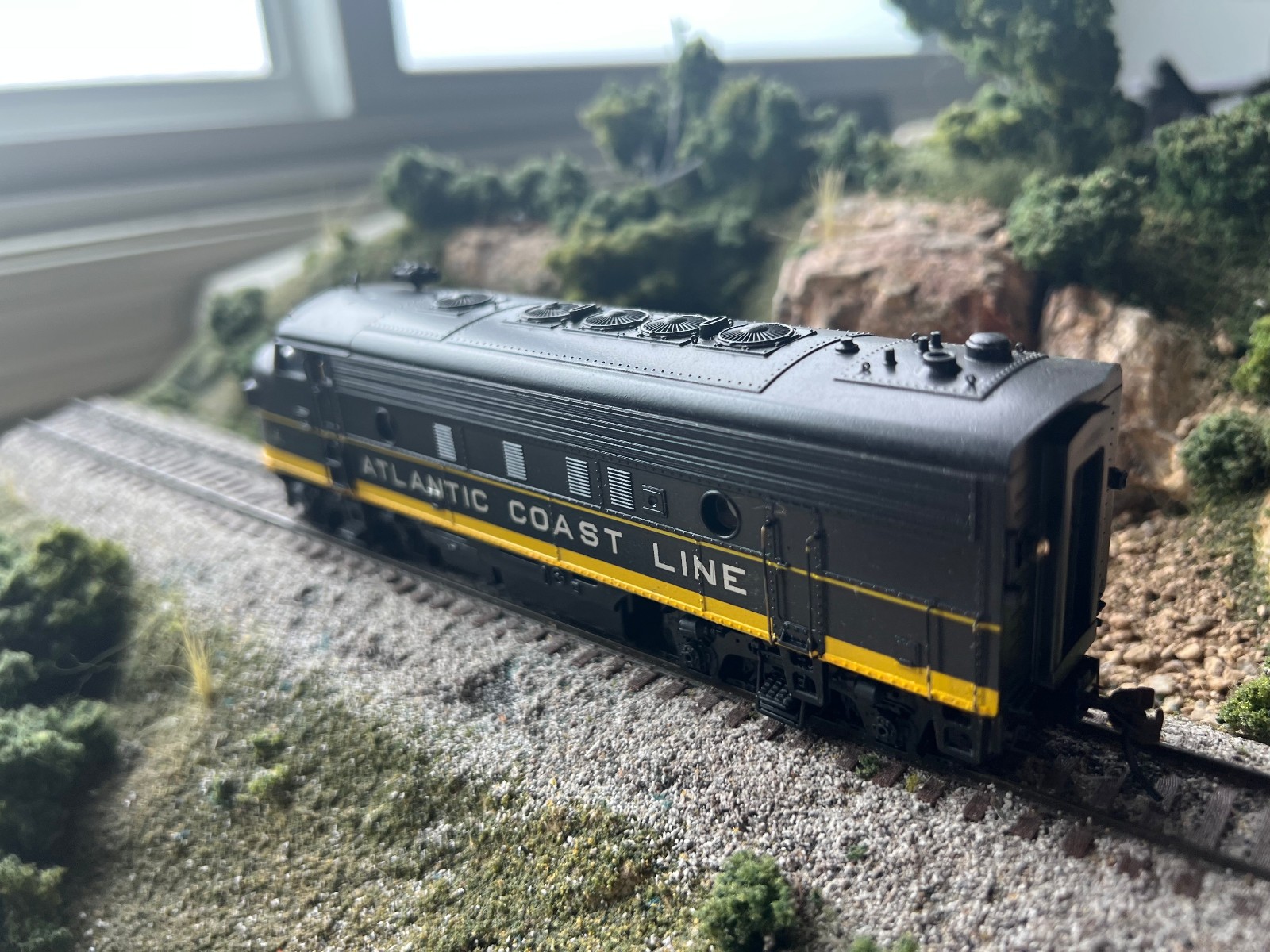 Custom HO ATHEARN F-7A SEABOARD COAST LINE SCL # 353 DUMMY