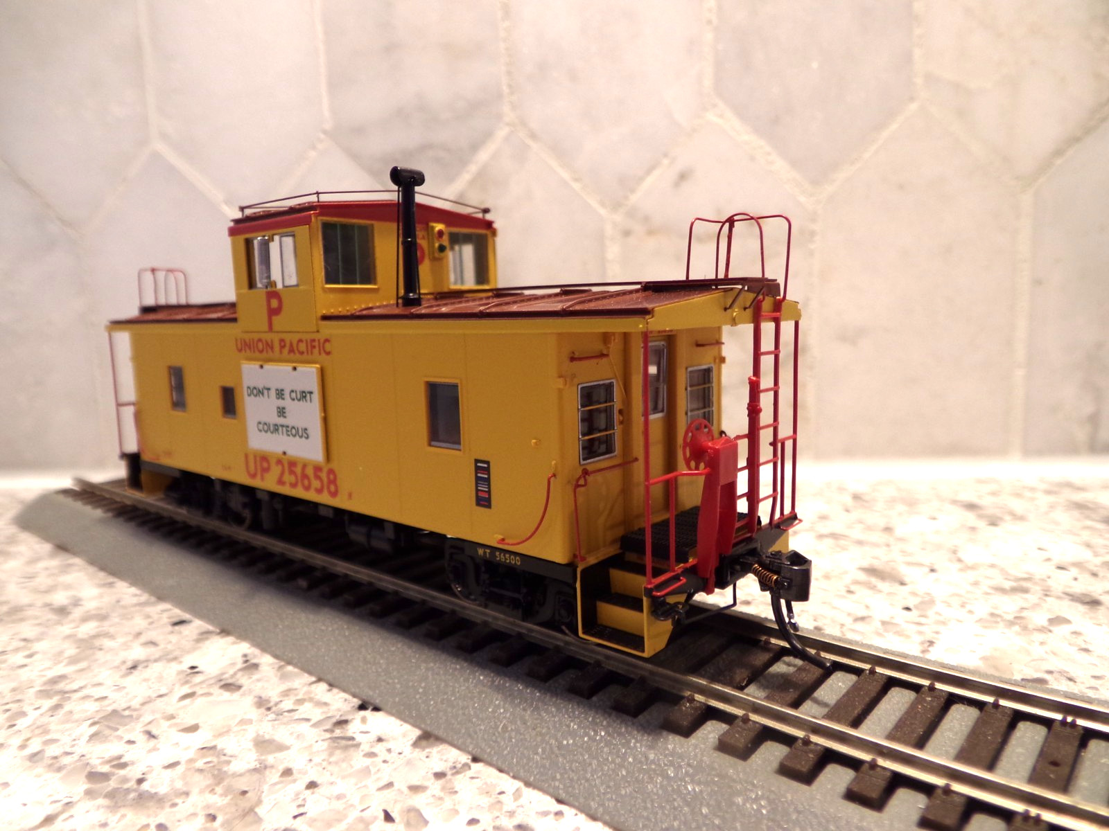ATHG78551 Athearn Genesis NCE LED UNION PACIFIC CA-9 Caboose #25658 W/LIGHTS