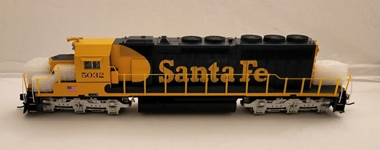 Broadway Limited HO Blueline EMD SD40-2 Diesel AT&SF #5032