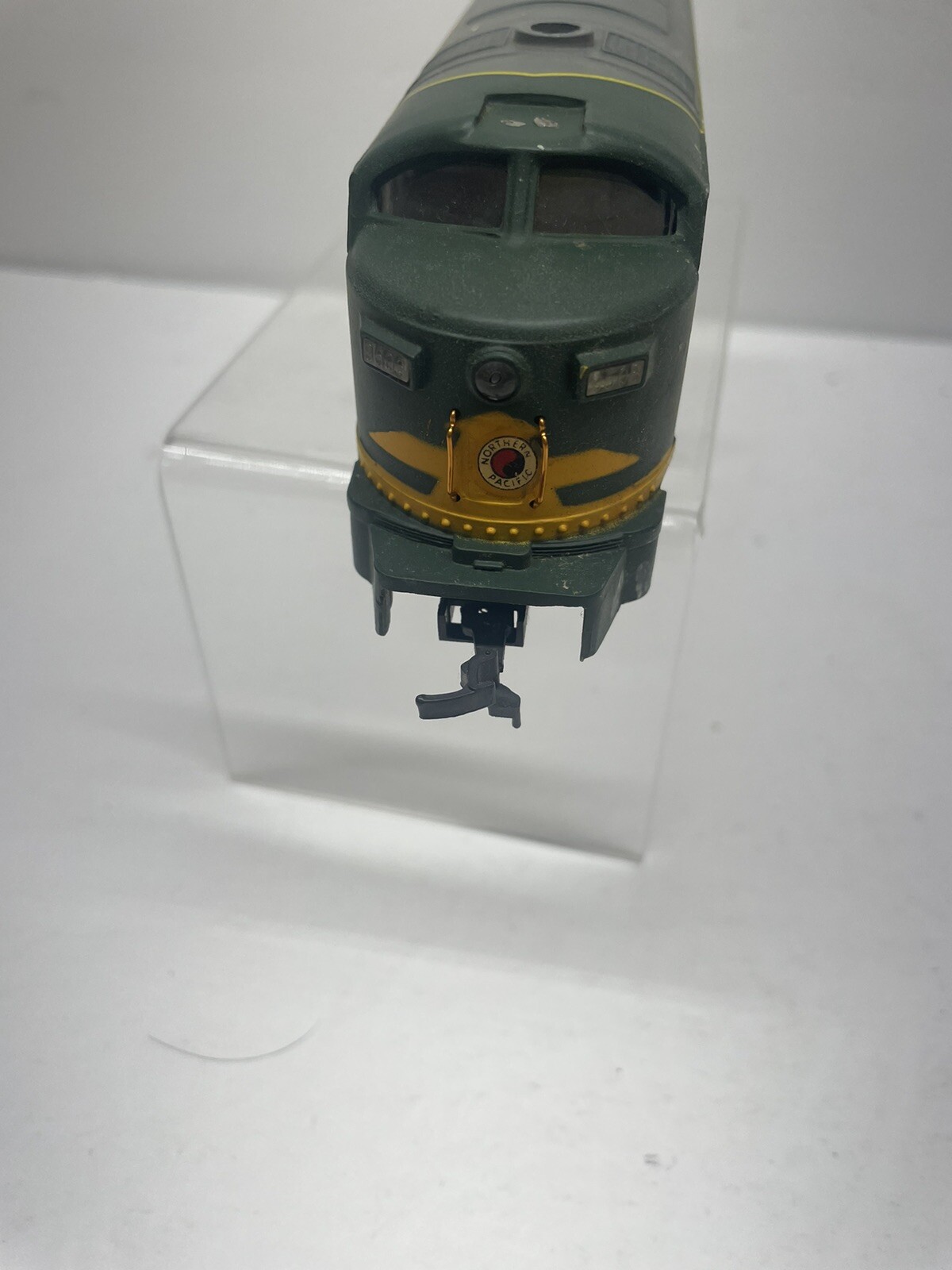 Northern Pacific Diesel Locomotive 6500 HO Scale Vintage AHM