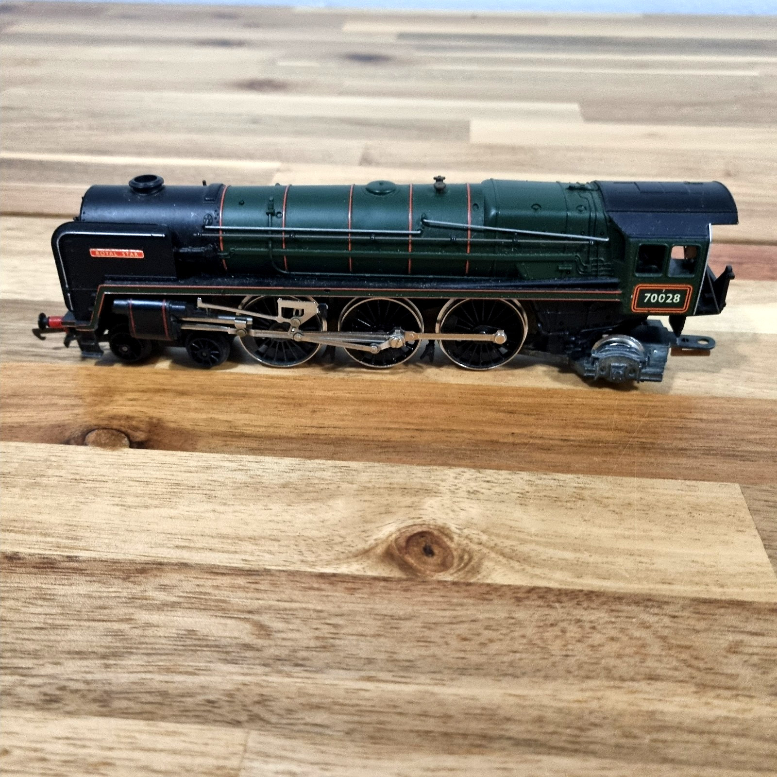 Hornby Locomotive Royal Star 70028 Train OO Gauge Green Black