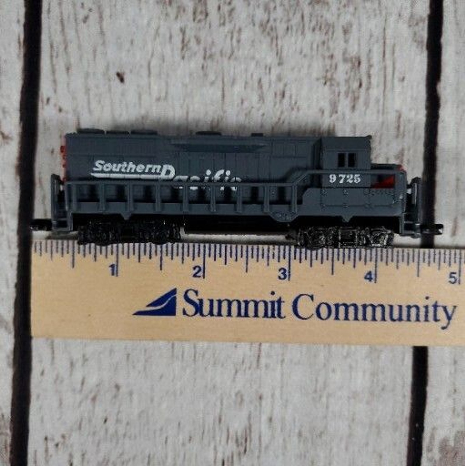 Southern Pacific SP 9725 Diesel Locomotive Coal Car High Speed Metal Products