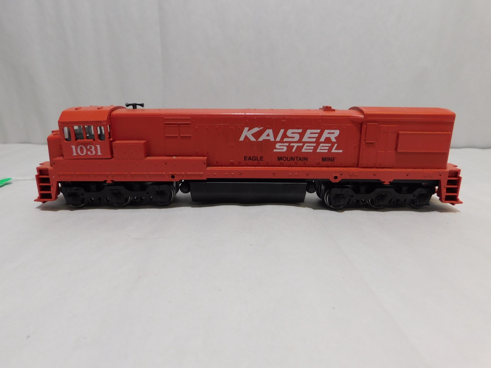 Athearn HO Scale Diesel Locomotive, DC, Kaiser Steel #1031, No Box