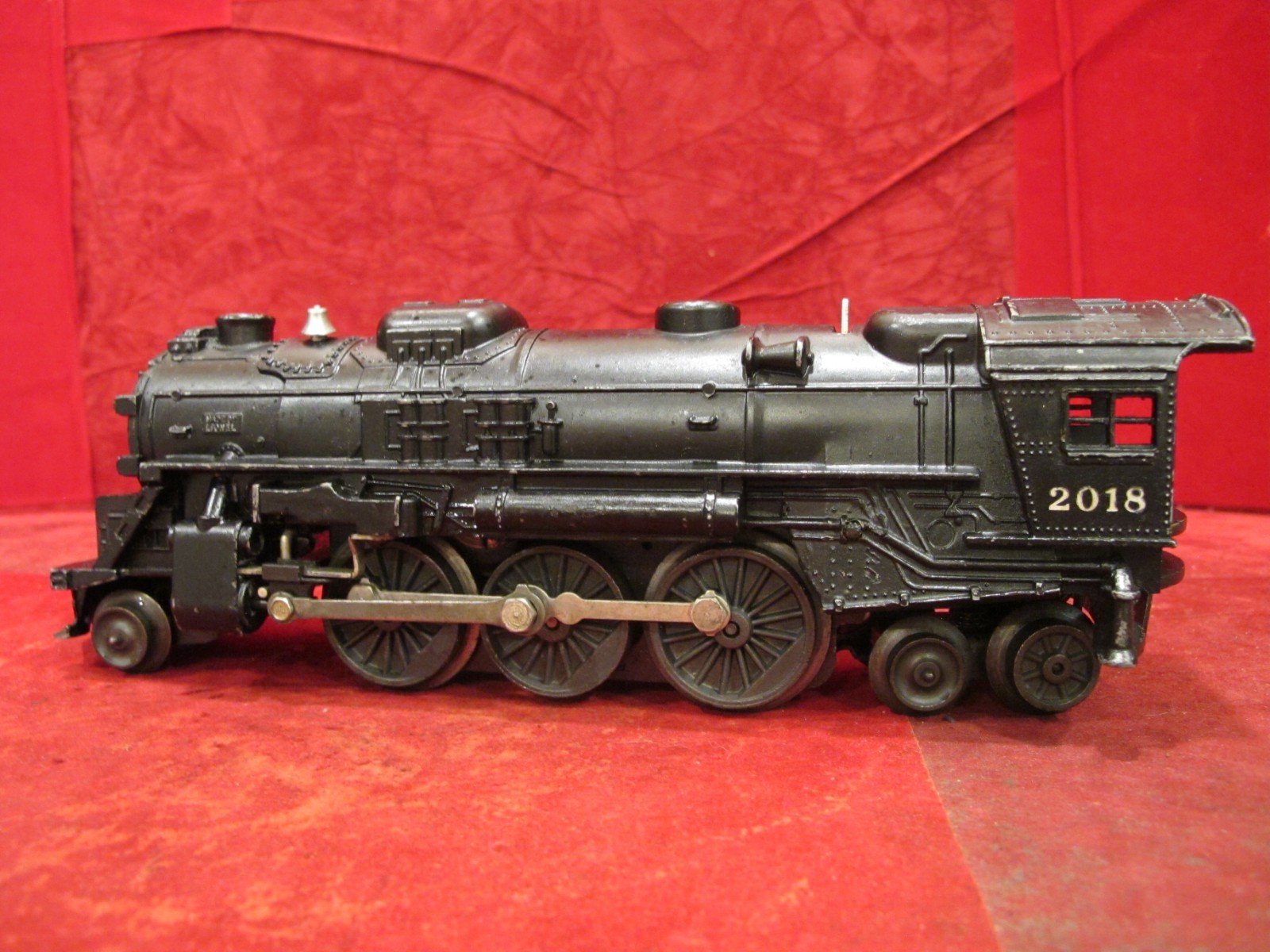 Lionel #2018 2-6-4 Steam Locomotive. Runs and LIGHTS and smokes